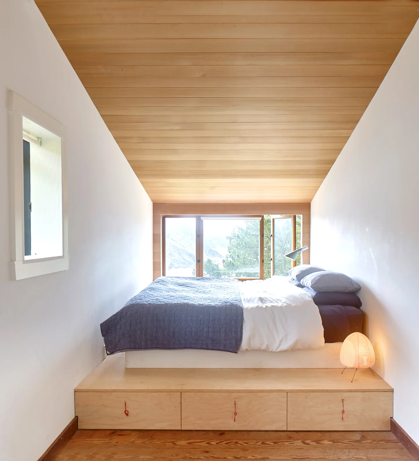 airbnb muir dormer bed.jpg