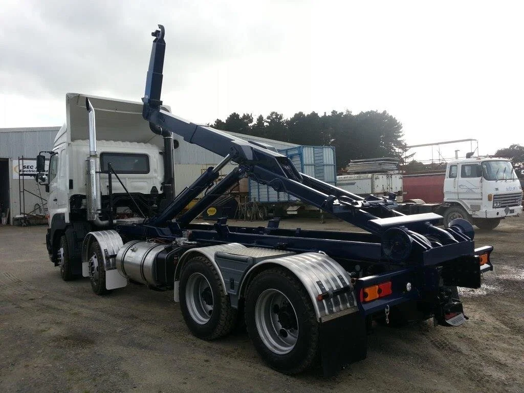 TRUCKS HOOK LIFTS & DRILLING RIGS — SEC
