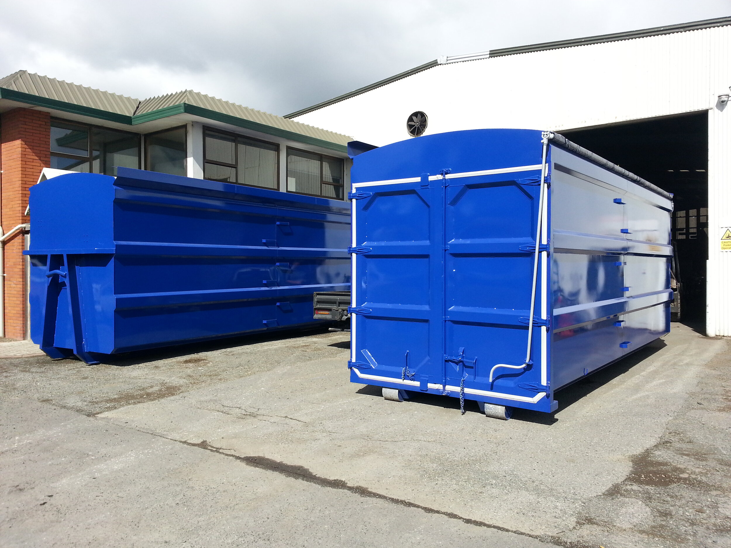 bond bins and hardox tub 001.jpg