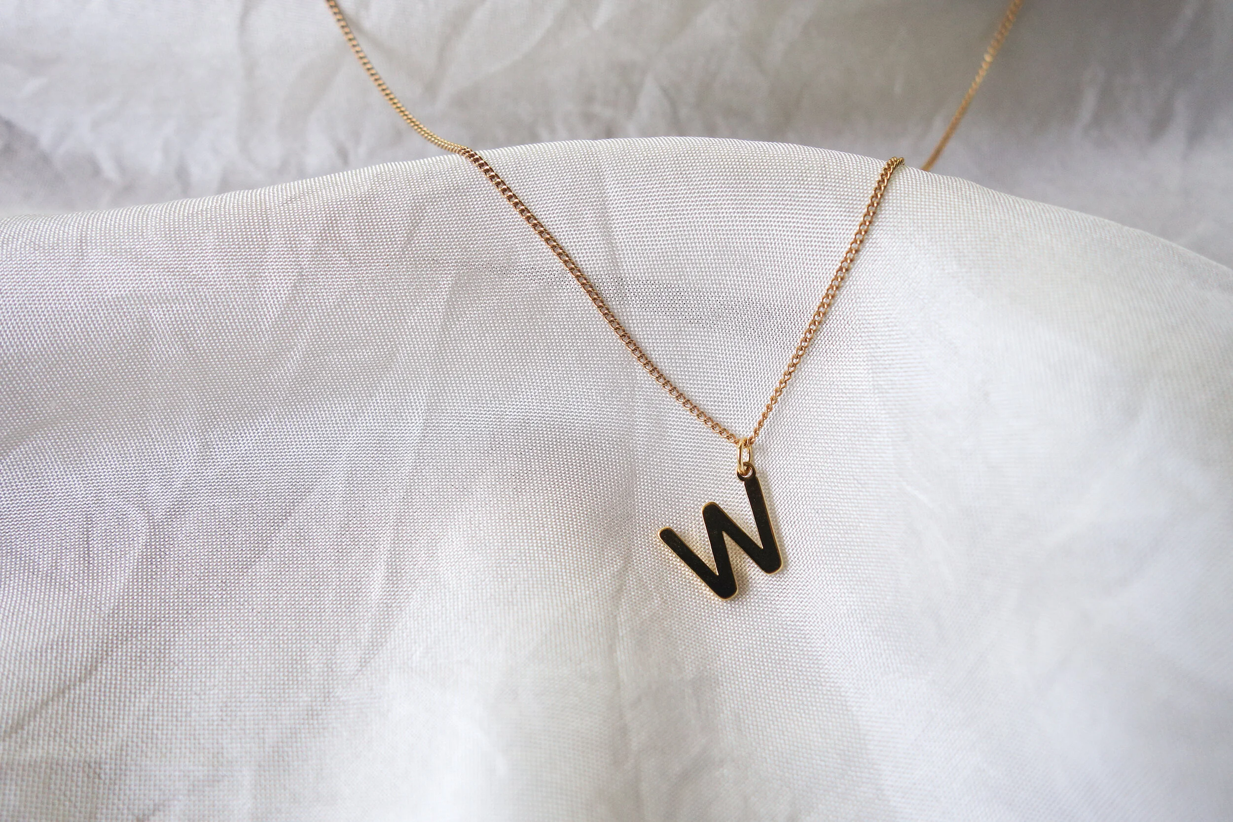 INITIAL NECKLACE — Minimum Jewellery