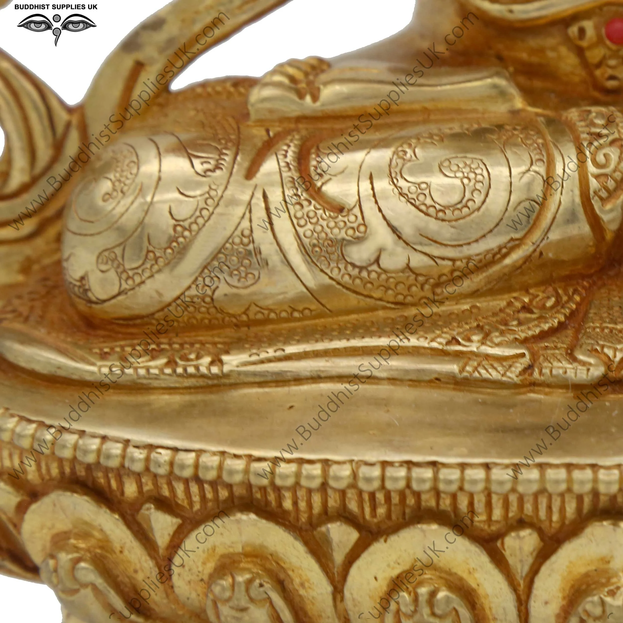 Gold plated 4 arm Chenrezig statue carving detail