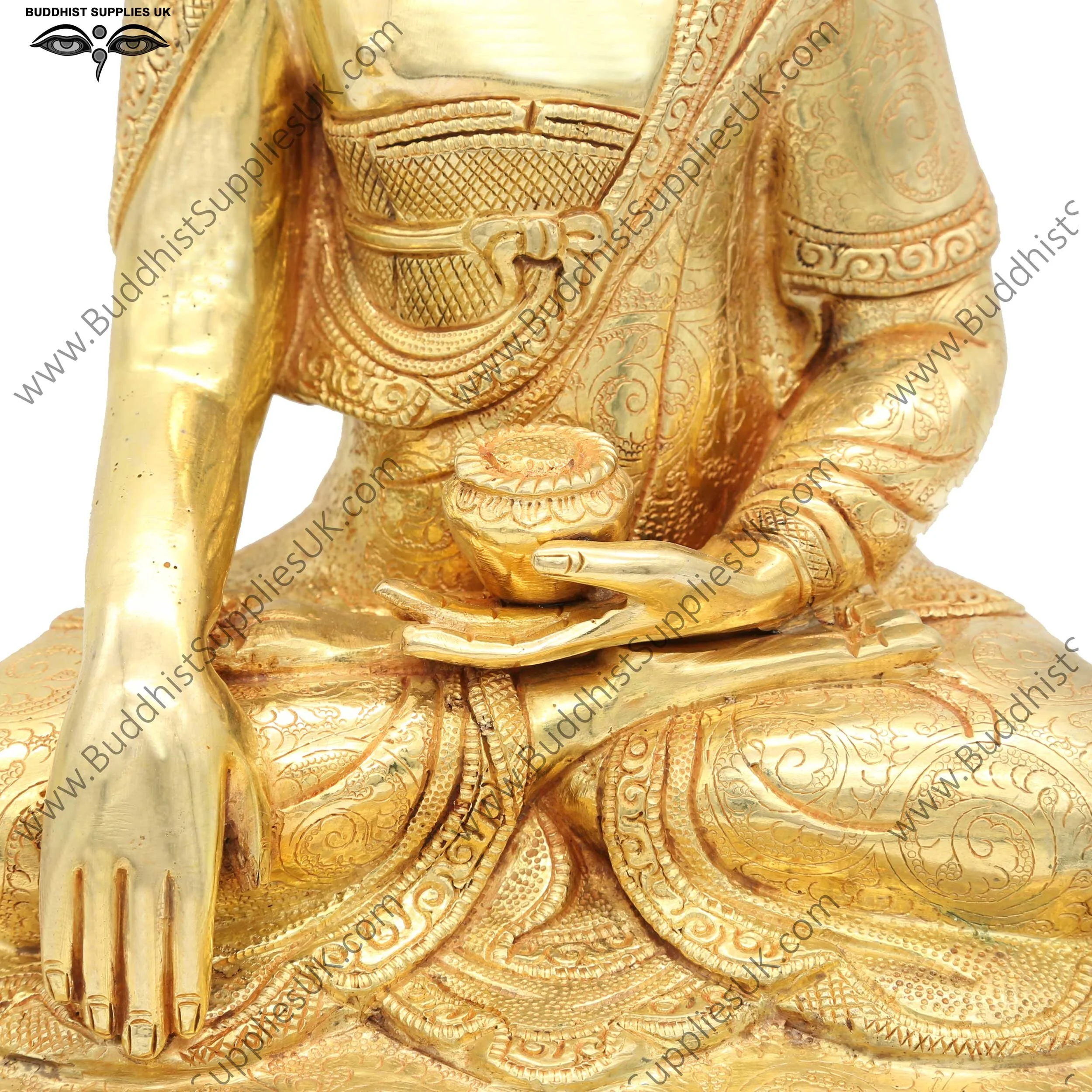 Gold plated Shakyamuni Buddha statue detail
