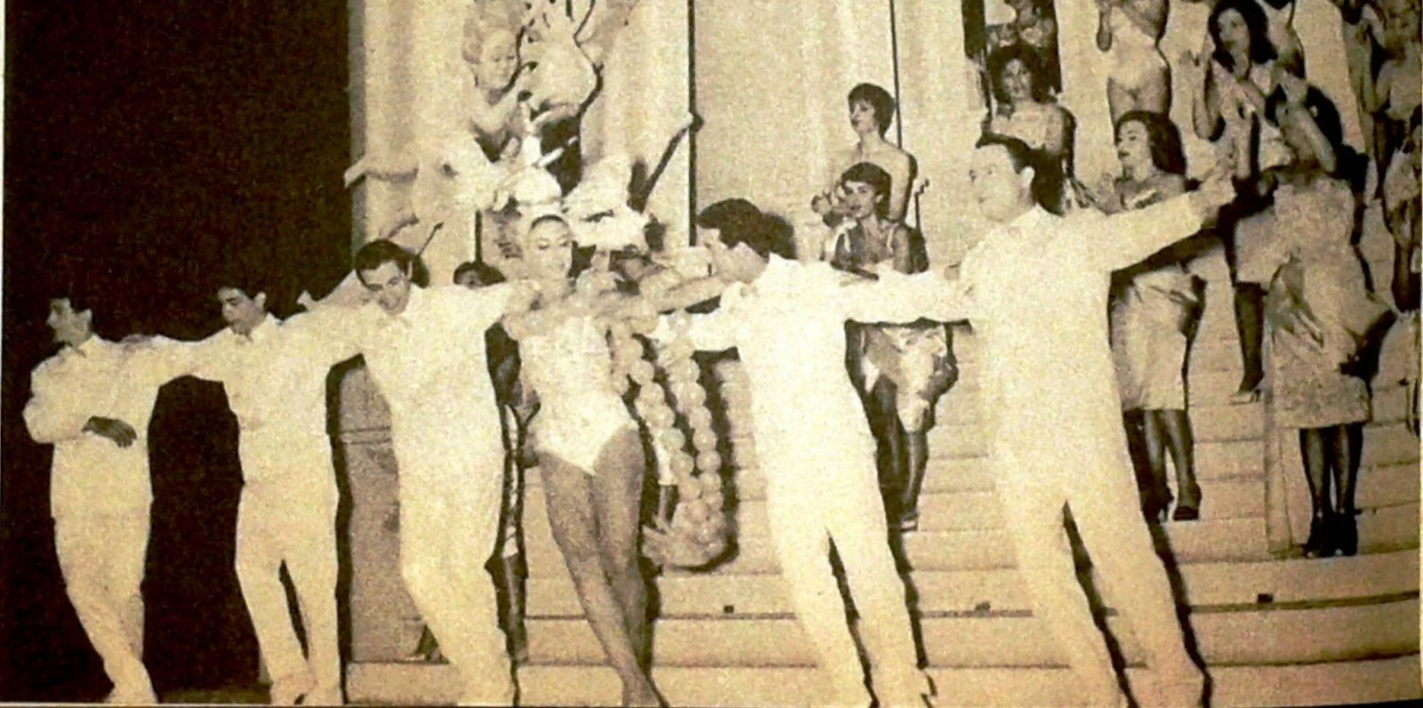 Μουσικός εκδυτικισμός, δισκογραφία, και «εντεχνότητα»