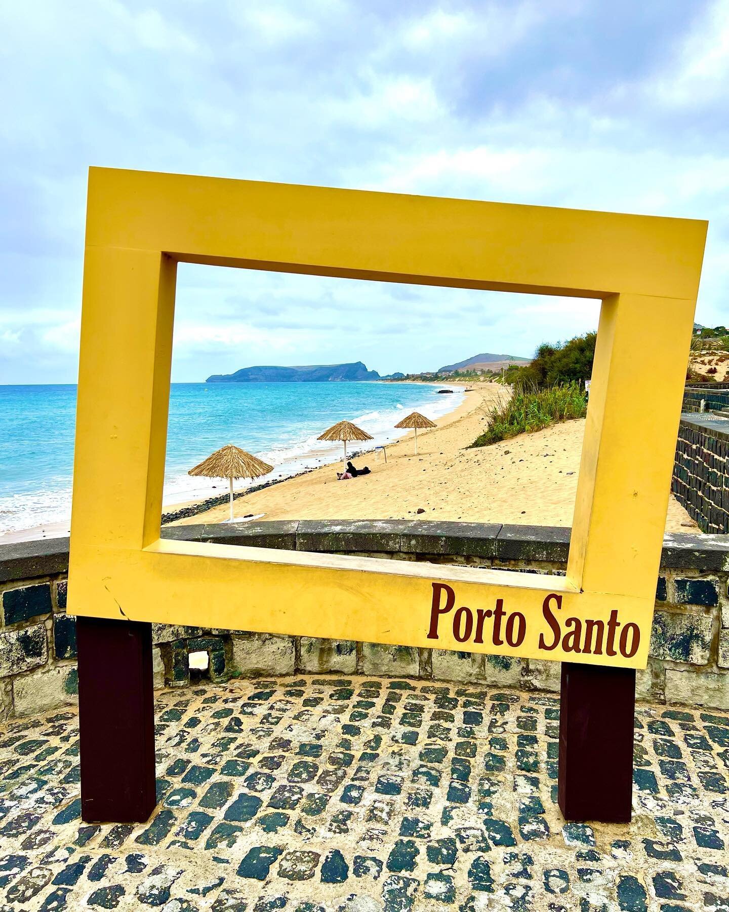 Postcard picture perfect 🫶🏝#loveportosanto with @lucyjanehunt 

&mdash;&mdash;&mdash;&mdash;&mdash;&mdash;&mdash;&mdash;&mdash;&mdash;&mdash;&mdash;&mdash;&mdash;&mdash;&mdash;&mdash;&mdash;&mdash;&mdash;&mdash;&mdash;
 #simionhawtinsmith
#bespokeu