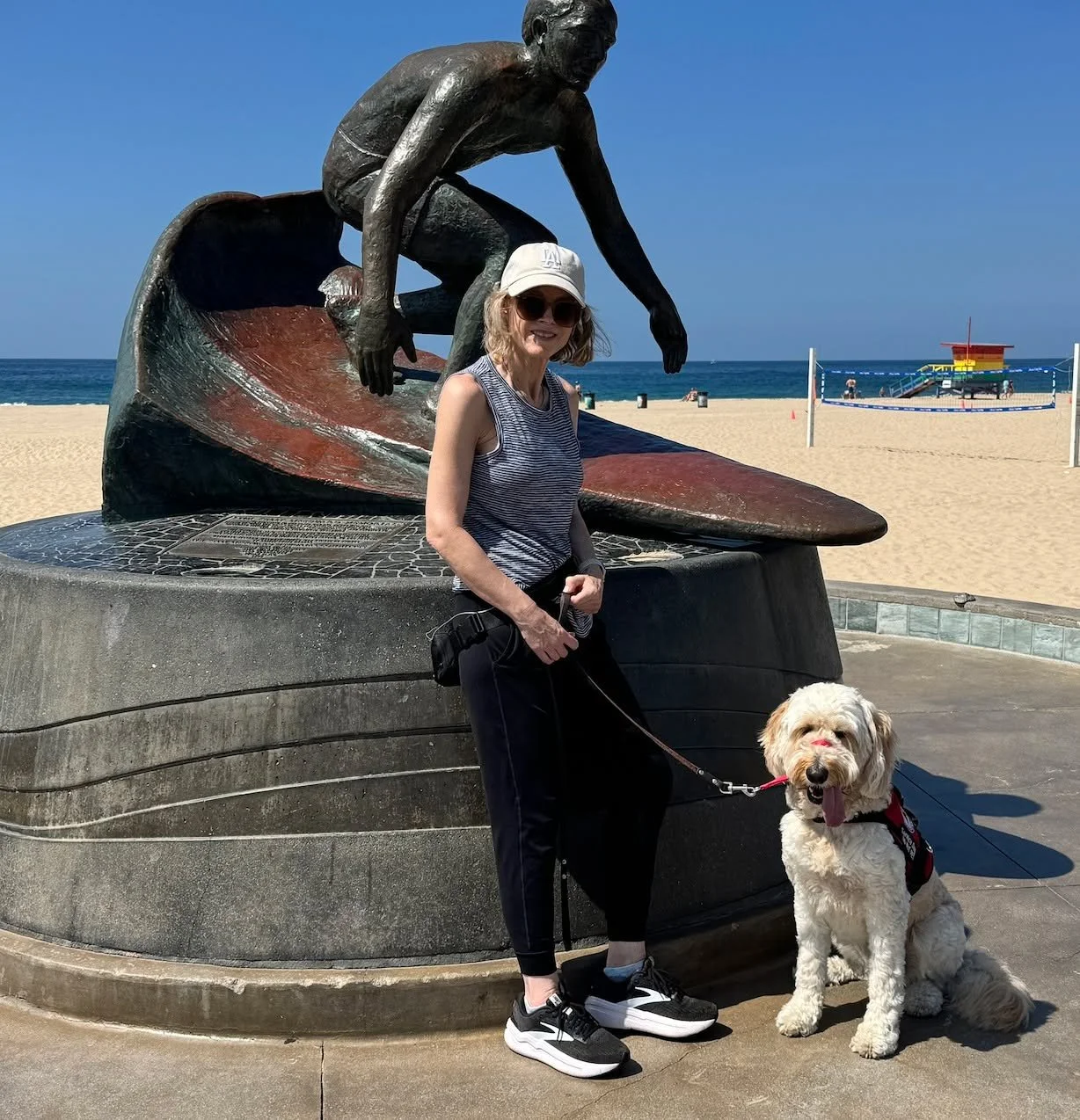 Tongues out and sunny rays! Danna and Molly pawsed to enjoy sunny California during a recent getaway. ☀️
.
.
.
#midamericaservicedogs #servicedogteam #mobilitydogsofinstagram