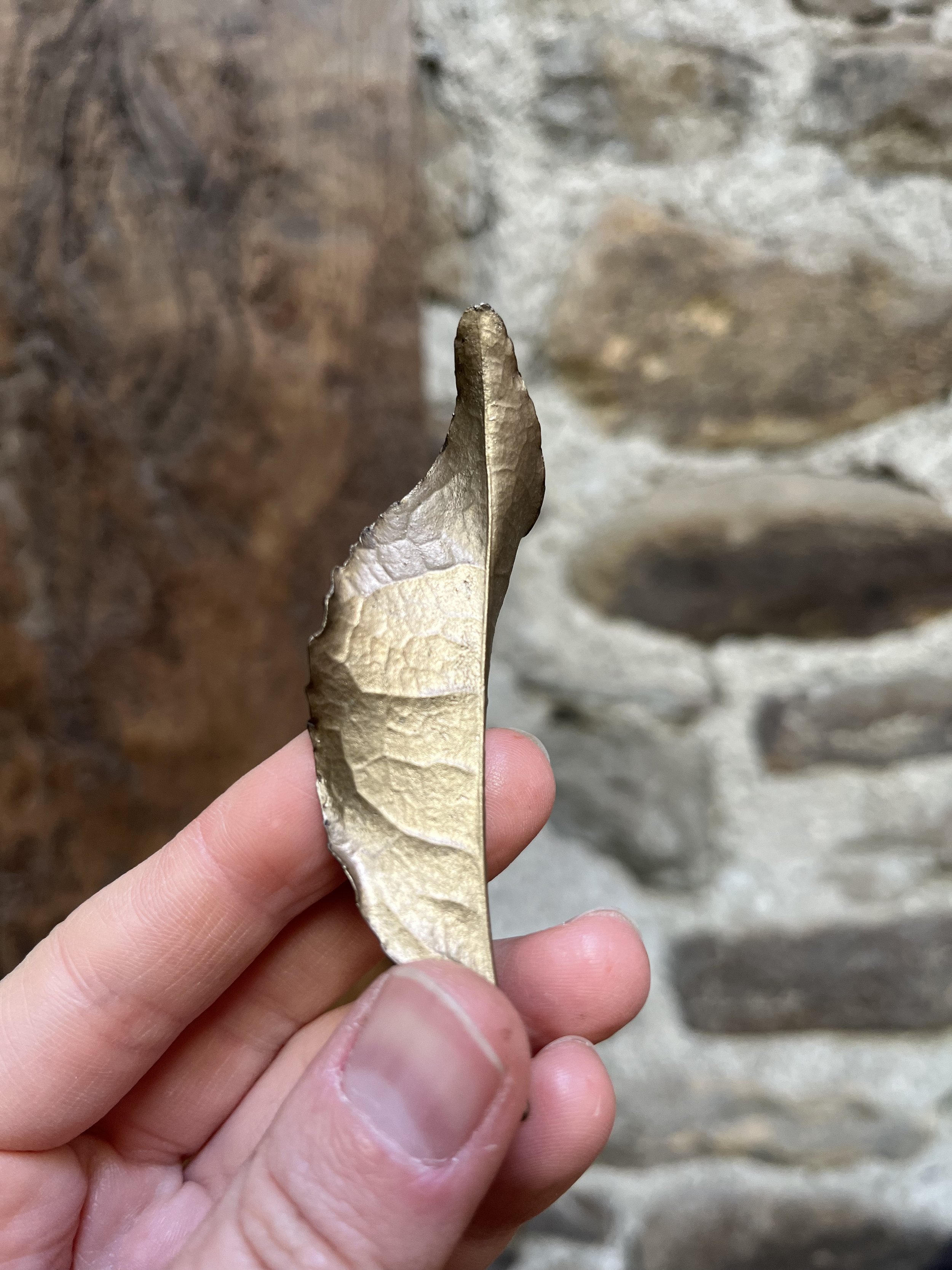 windy-hollow-leaf_01_3.jpg