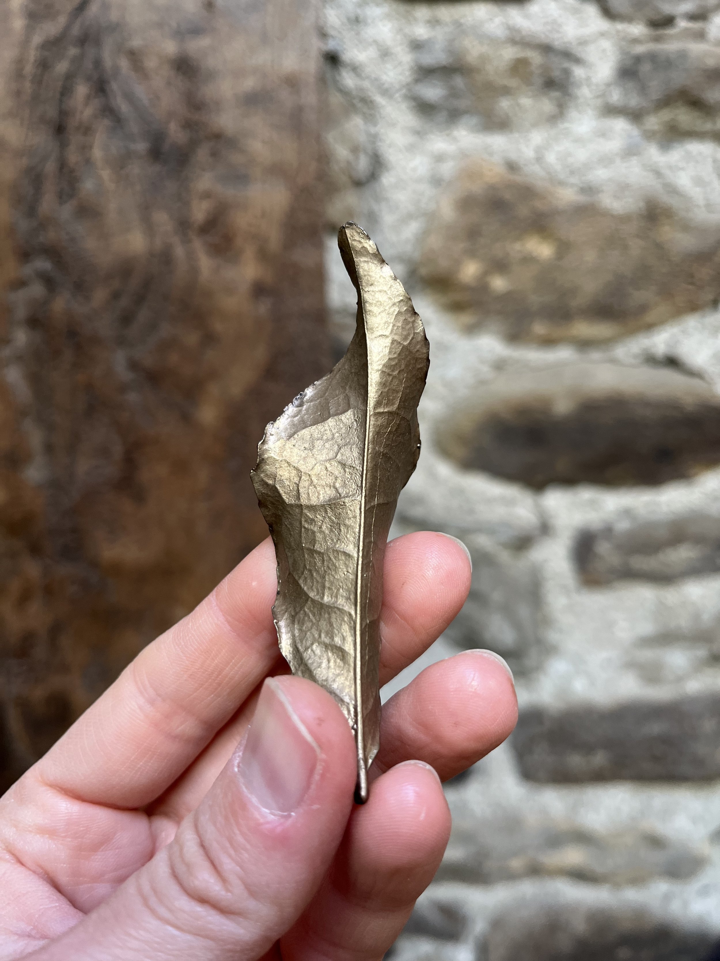 windy-hollow-leaf_01_4.jpg