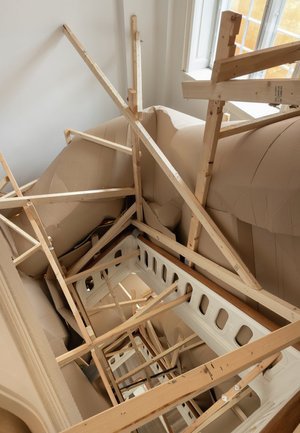 community of fragments, thomas hirschhorn
