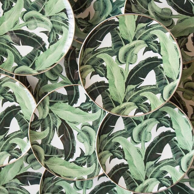 Our Martinique Collection brings fun and elegance to any table ✨💚 ⠀⠀⠀⠀⠀⠀⠀⠀⠀
.
.
.
#tabletop #eventosmexico #quedateencasa #stayathomecelebrations #weddinginspo #fancydinner #tabledecor #mexicoweddings #mexicoevents #eventdecor #etherealcelebrations 