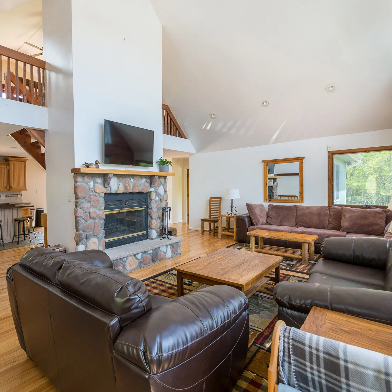 05-chalet-1-square.jpg