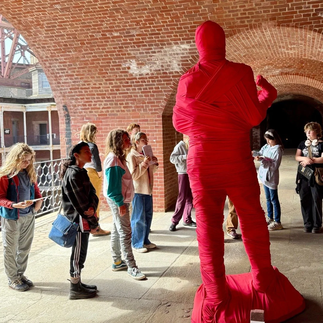 Memory Arc is underway and our younger middle schoolers went exploring! More precisely they went to #FortPoint to see Black Gold: Stories Untold, a #For_Site Foundation Exhibition. 

Our students explored the powerful works of contemporary artists te