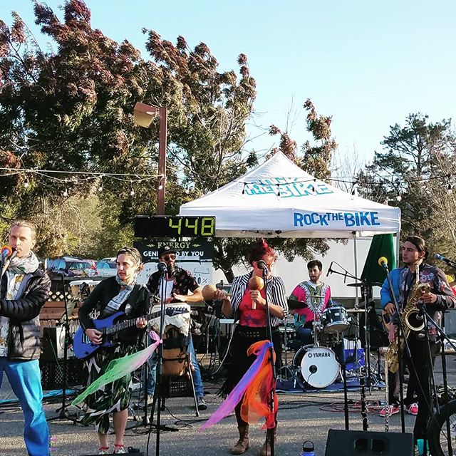 Thanks for having us @greenfondo #climateride 
And @rockthebike for having us on their #pedalpowered #stage
We wish all our shows were #fossilfuelfree