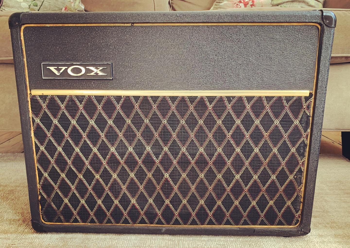 If you&rsquo;re a #London #giggingmusician now&rsquo;s a great time to take advantage of the downtime to do maintenance on your amp. See link in bio and do get in touch. 
#fender #fenderamps #fenderamp #fenderdeluxe #fendertweed #vox #voxamp #voxamps