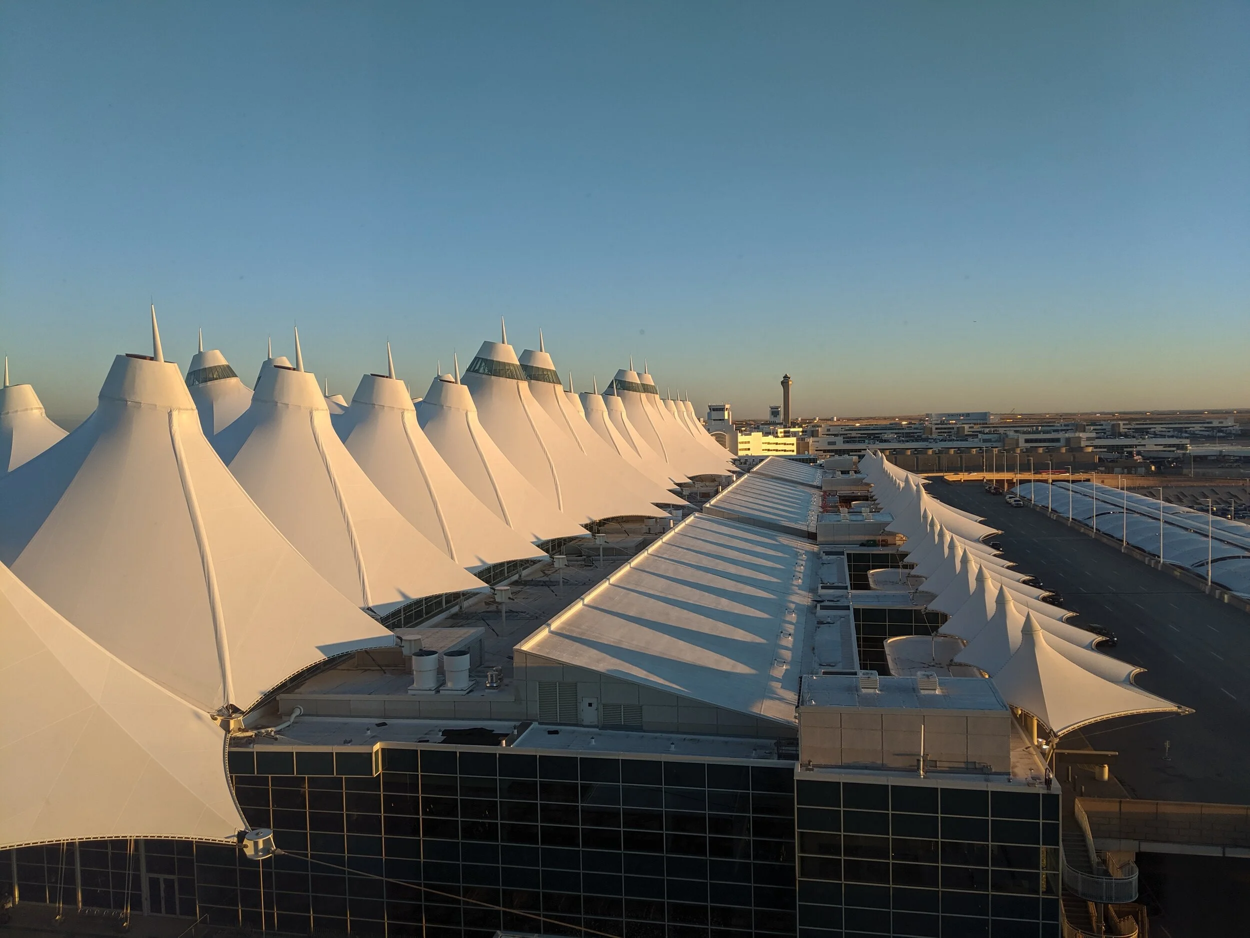 Denver_International_Airport_Main_Terminal_early_morning.jpg