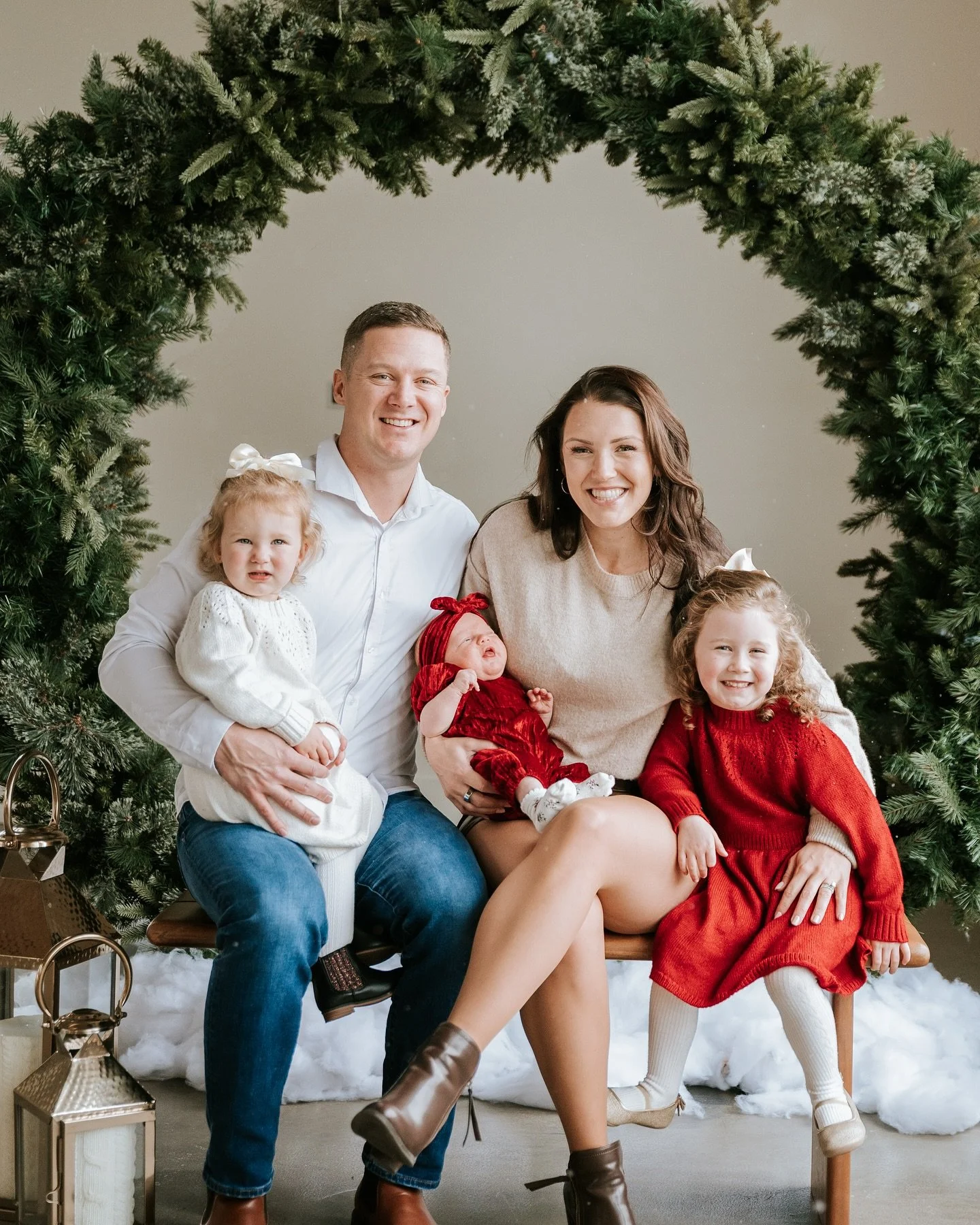 It&rsquo;s SO special getting to see the same families year after year. Capturing your kiddos&rsquo; growth over time is seriously such a gift.❤️

PSA: If you&rsquo;re planning on using any photos that I&rsquo;ve taken for holiday cards, I would LOVE