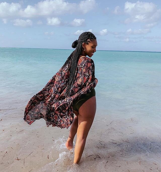 Missing the ☀️, 🏝 and these braids 💁🏽&zwj;♀️