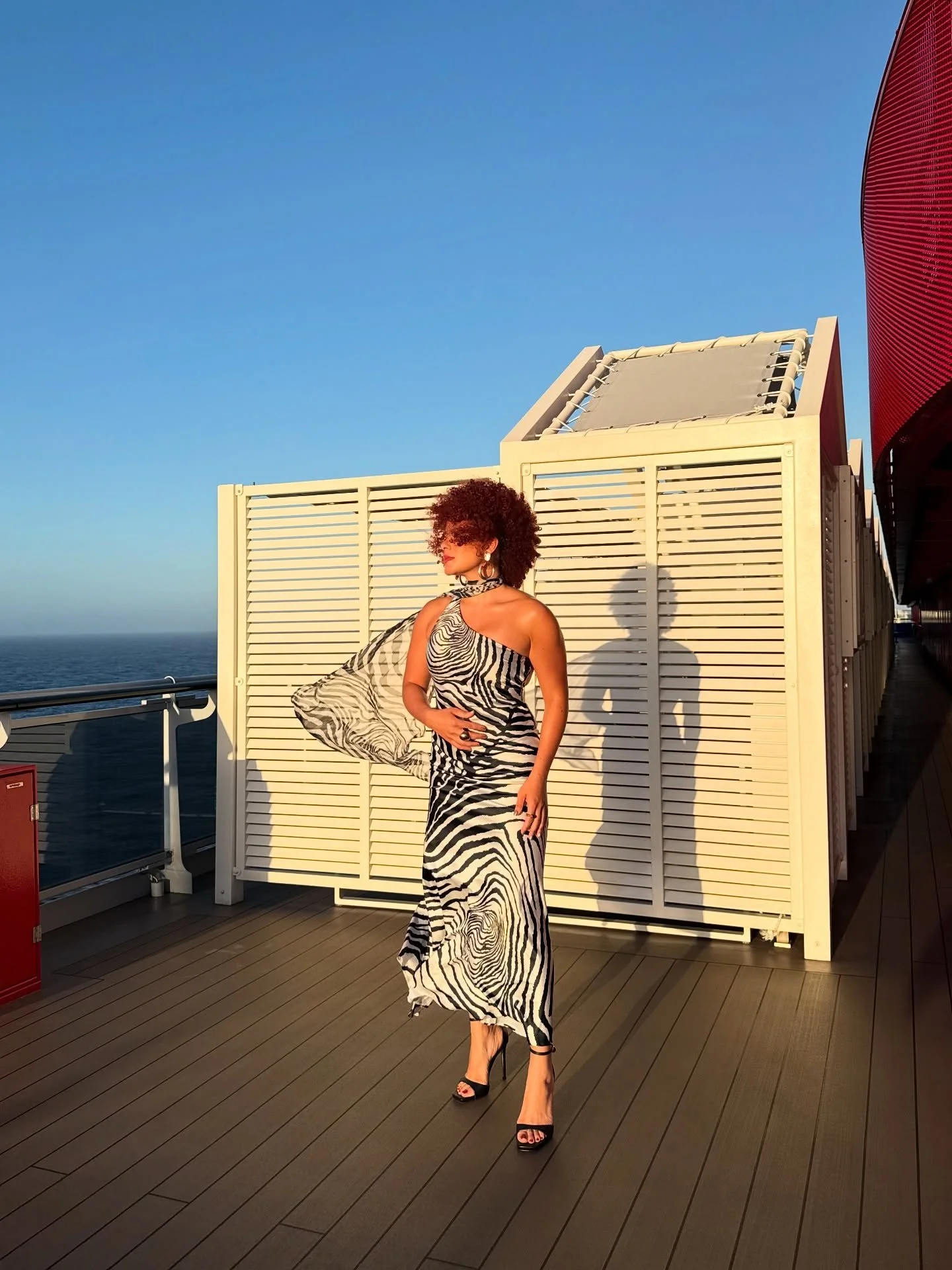 Zebra stripes + dinner nights on @virginvoyages 

#curlyhairstyles #curlyhair #naturallycurly #curlyhairgirls #naturallycurlyhair #naturalhairdaily
