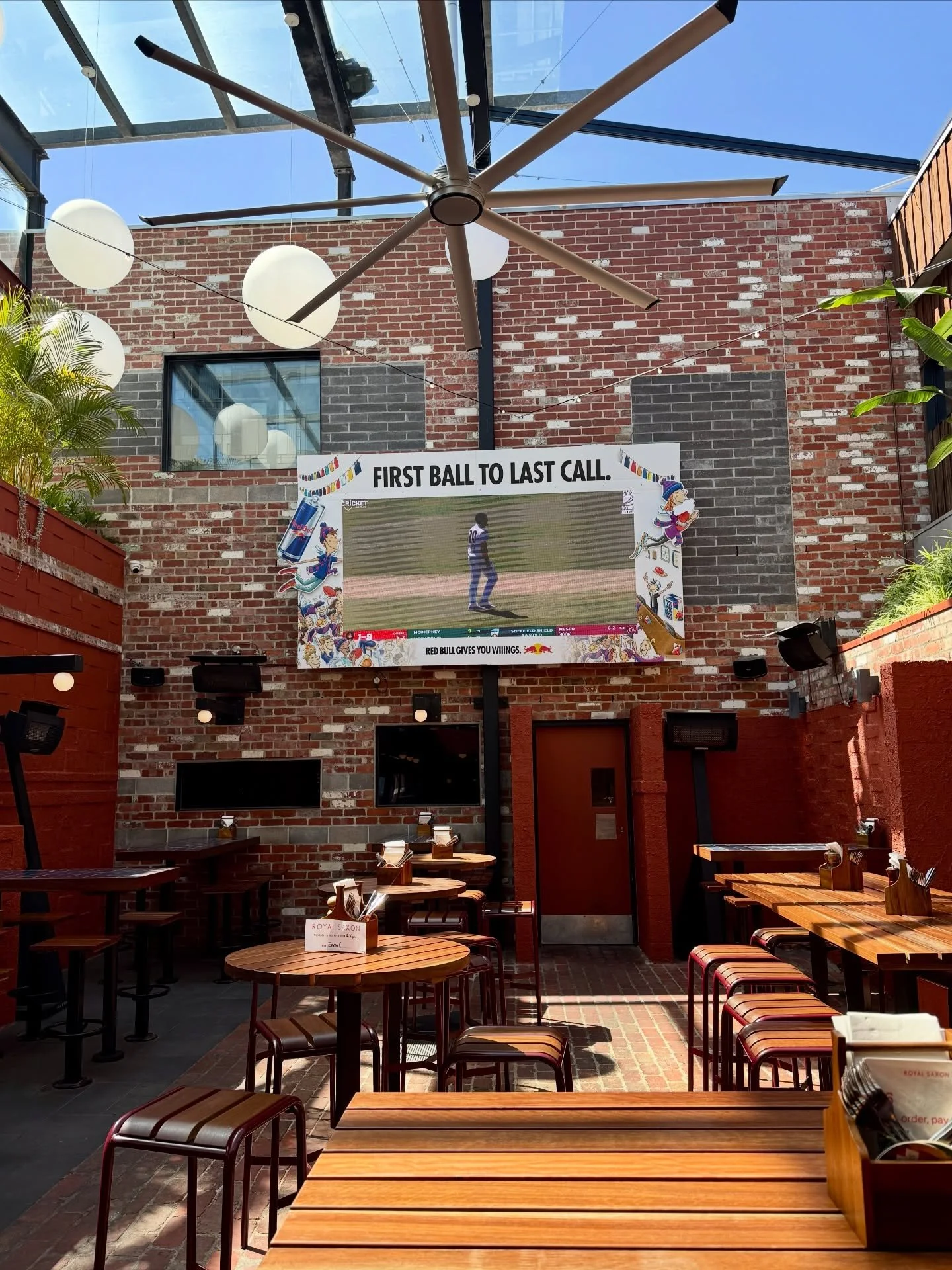 The long weekend&rsquo;s on the way and it&rsquo;s looking good!

Kick things off on Sunday with @liveoneday_events x @ourfriendsaus bringing the Australia Day Eve party to the pub.

DJs Piero, Jesus Loyola, Dom Barbagallo, Manny, Rodney Guzman and D