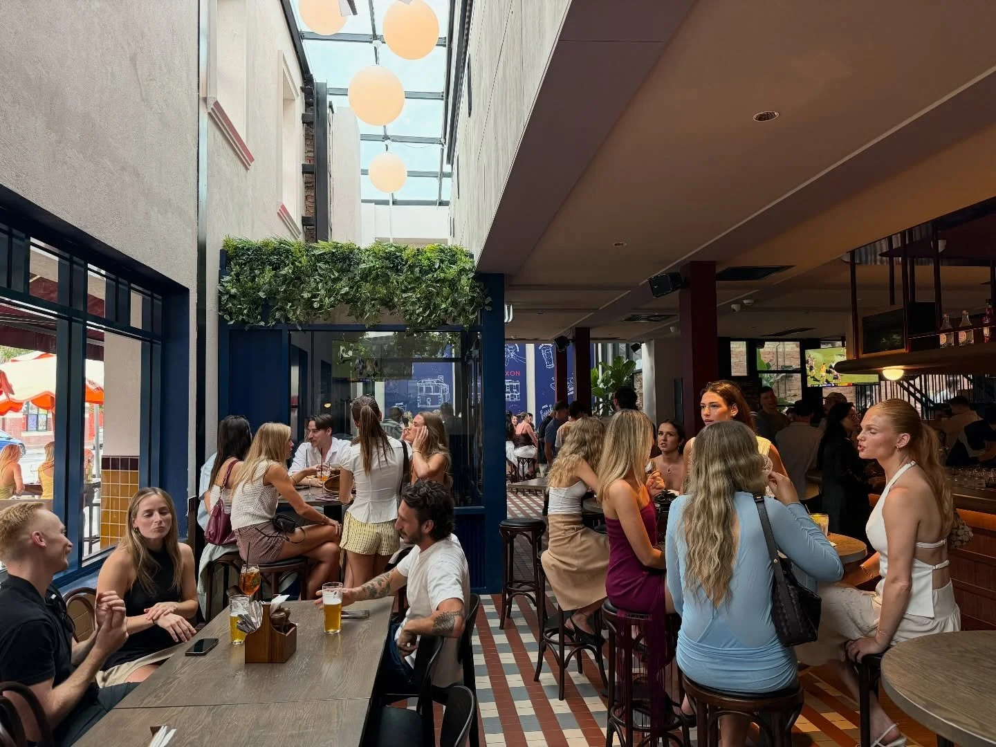 We&rsquo;re halfway through the long weekend and there&rsquo;s still plenty happening at Royal Saxon!

Today: Sunday Roast on now until sold out Happy Hour from 2-5pm Catch the Melbourne Grand Prix this afternoon on our screens Then it&rsquo;s Collin