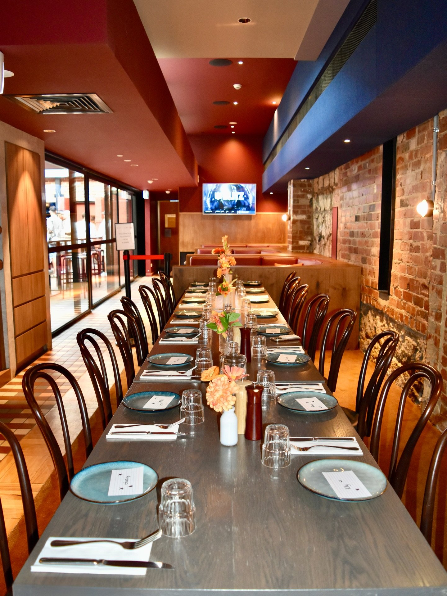 Picture you and your besties at this table, celebrating something special.

A birthday that calls for a proper dinner, a hens night with your favourite people, an engagement worth toasting - whatever the occasion, Royal Saxon is the perfect place to 