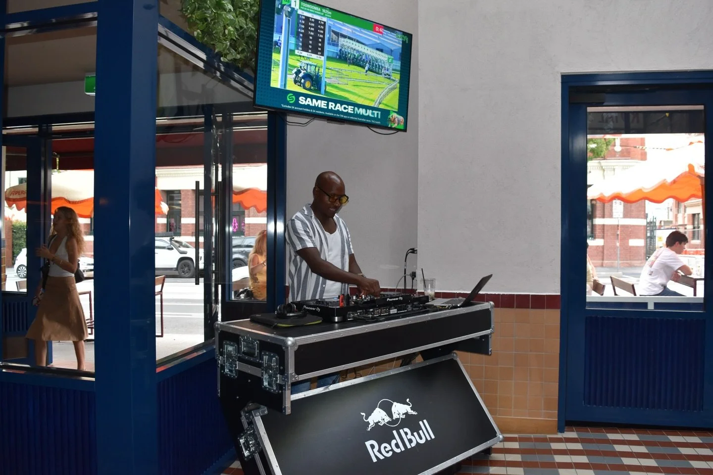 Saturday night at Royal Saxon has everything you need in one place.

Start with the footy on our big screens and hit up our Happy Hour from 3-5pm, then lock in a proper feed - whether it&rsquo;s a pub classic or our $54 Feed Me menu.

When the night 