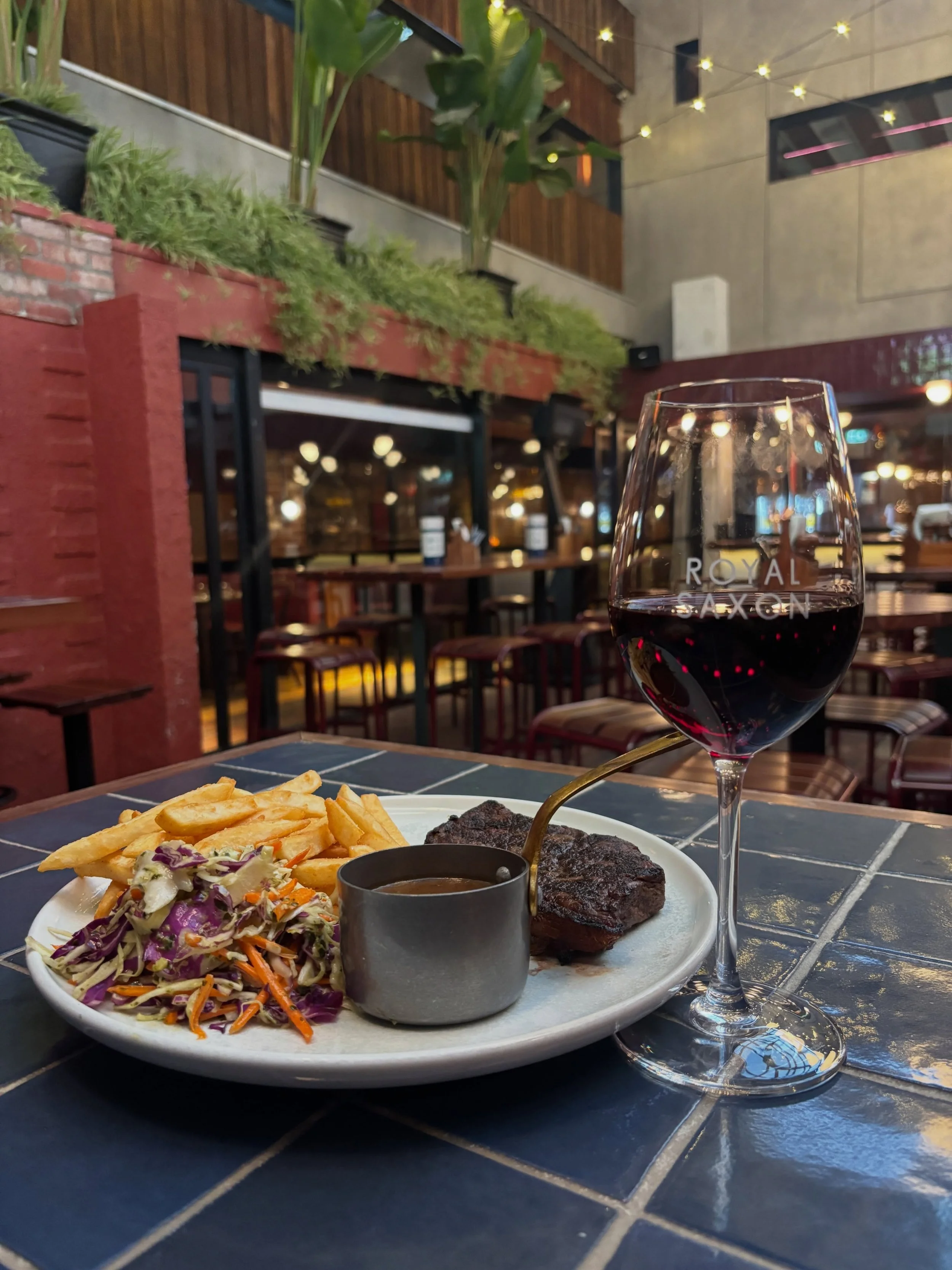 Our Tuesday steak night just got even better!

Alongside our much-loved $26 porterhouse, you can now go big with a 300g Scotch Fillet for $38, charred just the way you like it. Both steaks come served with chips, chimichurri slaw and pepper sauce.

S