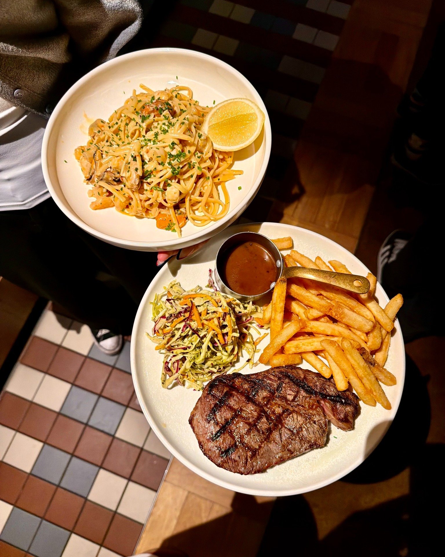 Got a pub catch-up on your mind? We can help with that.

Get the crew together and make some time for dinner with us this week. Grab some Happy Hour drinks from the bar, then order up and settle in while you wait for your food to arrive!

Whether you
