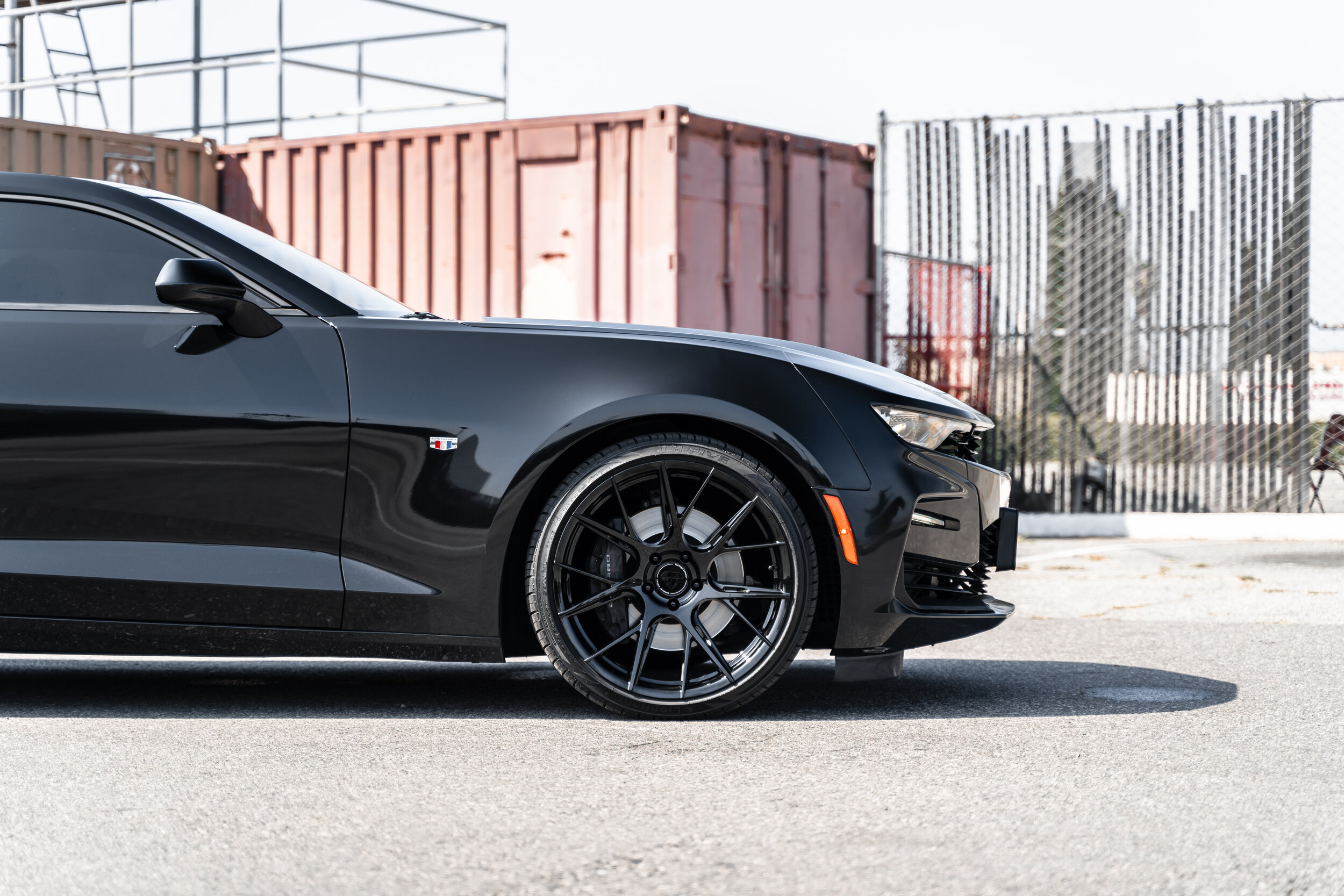 2020_Chevrolet_Camaro_SS_BDF18_Gloss_Black_7.jpg