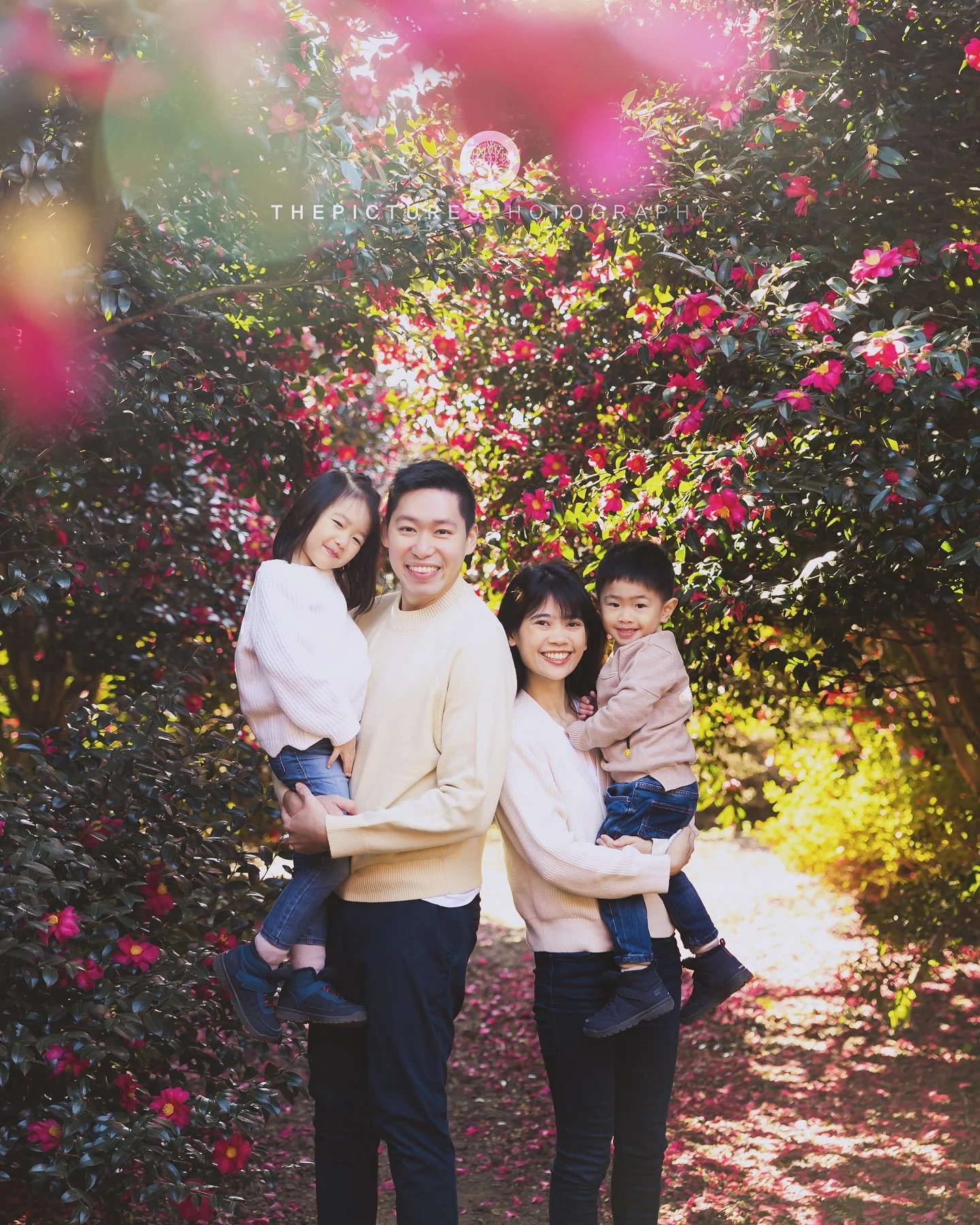 더픽처스 제주스냅
 
 
더픽처스의 제주스냅은 사계절 아름다운 제주에서 여러분의 소중한 순간을 사진과 영상으로 촬영하고 있습니다.

📮촬영문의는 프로필의 카카오톡링크로 주세요🙏

For your precious memory in beautiful Jeju‼️
ThePictures Photography is taking photo and video of special memories of wedding, family, fr