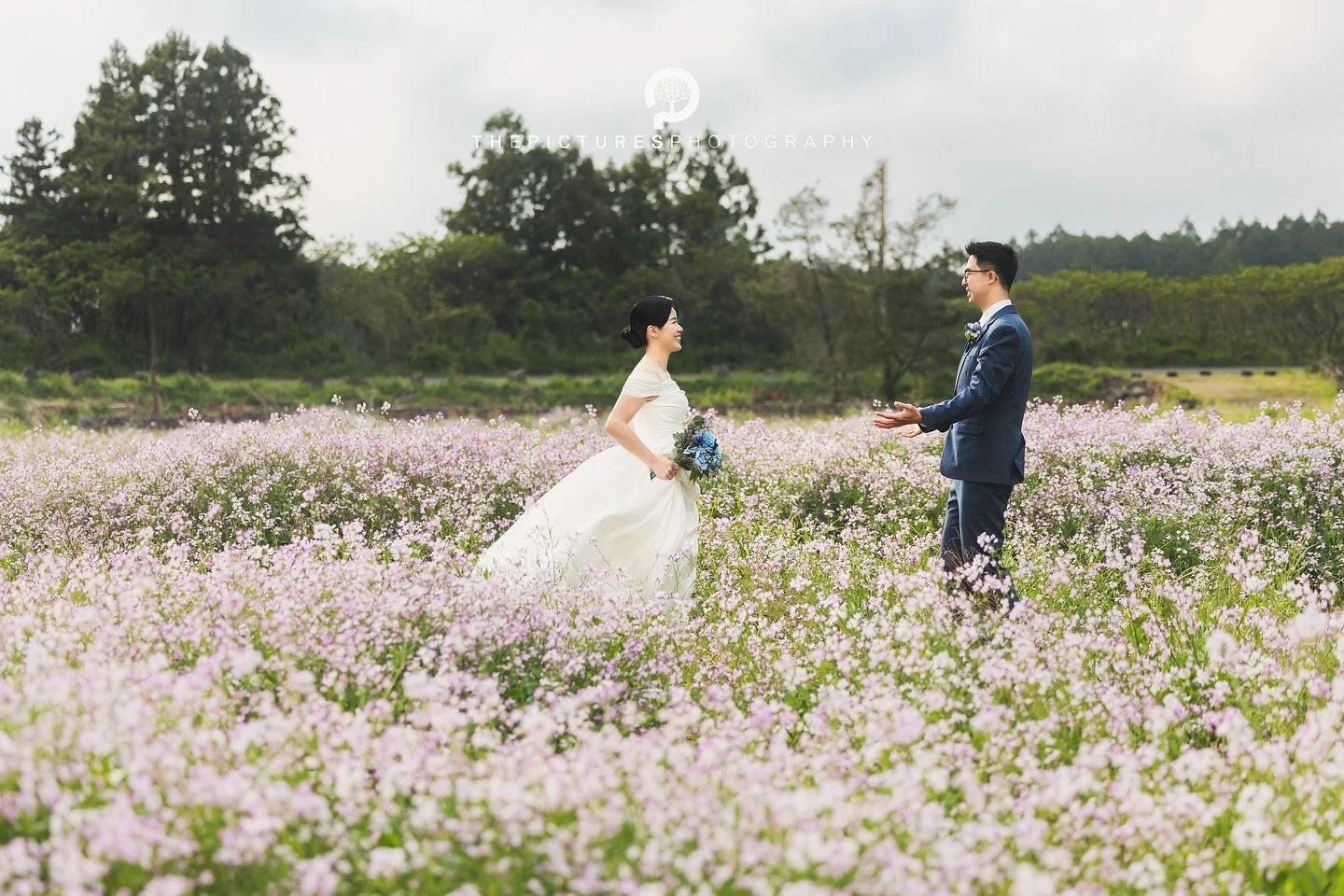 in Jeju Island, South Korea

 
📸 Shoot on Apr.
 

For your beautiful time in Jeju Island‼️
ThePictures Photography is taking a photo and video for wedding, family, couple, friends, proposal and etc in Jeju Island, South Korea.

📮For inquiries, plea