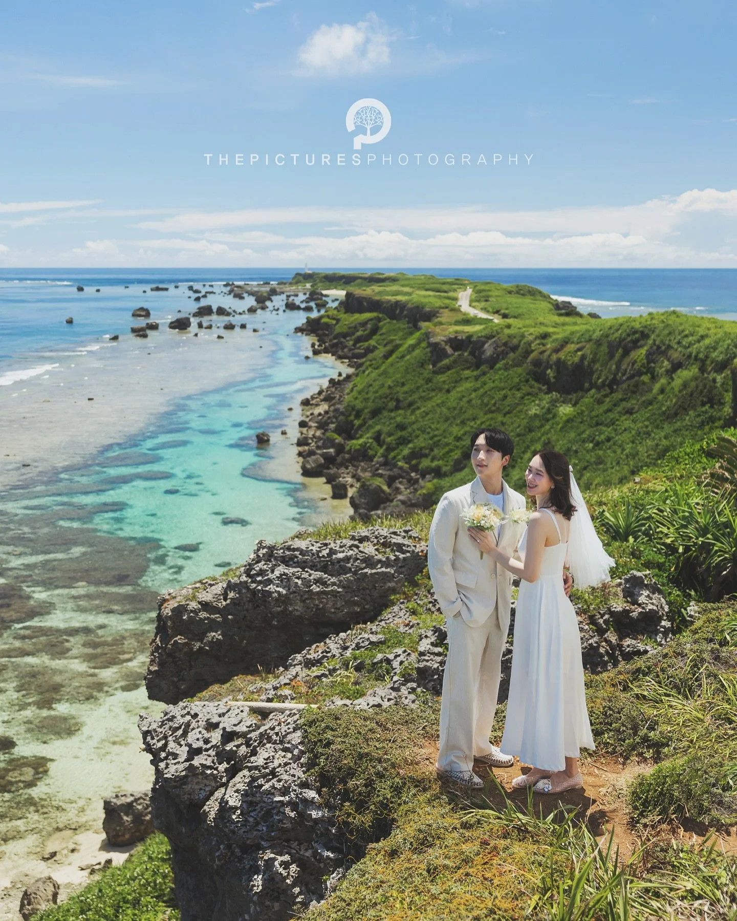 더픽처스 오키나와스냅
 
 
에메랄드 빛 가득한 오키나와에서 보석같은 추억을 담아드려요😊

더픽처스의 오키나와스냅은 본섬 중부와 북부, 주변섬(미야코지마, 이시가키지마 등)에서 스냅사진과 스냅영상을 촬영합니다.
 
촬영문의는 아래 카카오톡링크로 주세요~
Inquiries in english, please DM
 
 
■촬영일정 Schedule
26년 2월 4일~9일 
26년 5월 10일~20일 전후
26년 7월 중순, 9월 초 예정

 
■촬