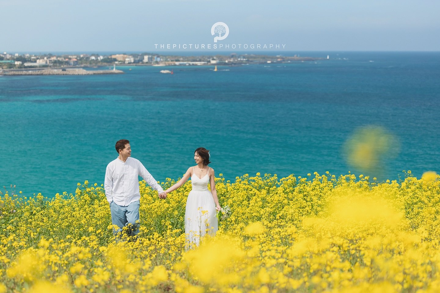 in Jeju Island, South Korea

 
📸 Shoot on Apr.
 
For your beautiful time in Jeju Island‼️
ThePictures Photography is taking a photo and video for wedding, family, couple, friends, proposal and etc in Jeju Island, South Korea.

📮For inquiries, pleas