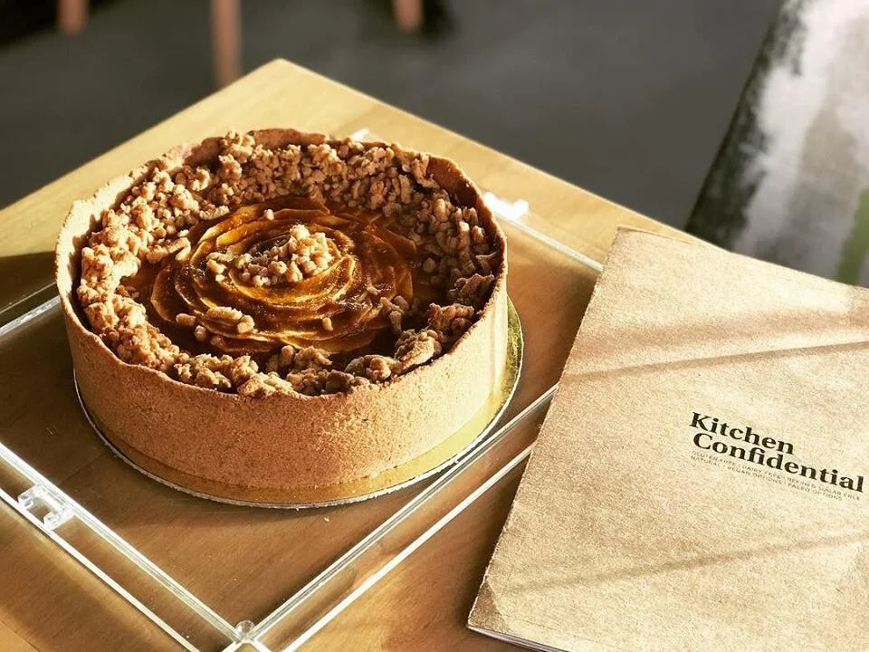 APPLE CRUMBLE CAKE
