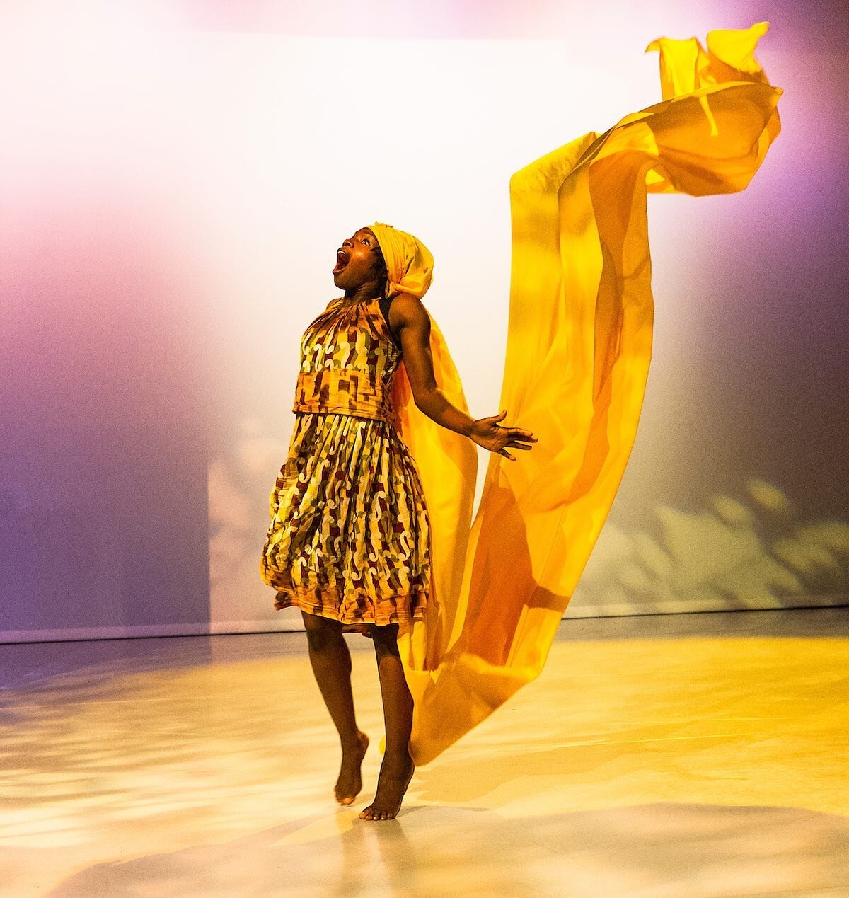 #fromthearchives - @uchenna_dance&rsquo;s incredible 'The Head Wrap Diaries,' performed @theplacelondon in 2016 💛 Choreographed by Uchenna Dance's Founder @vicki_igbokwe, and produced by Grace Okereke of Uprise Rebel.

Set within a South London hair