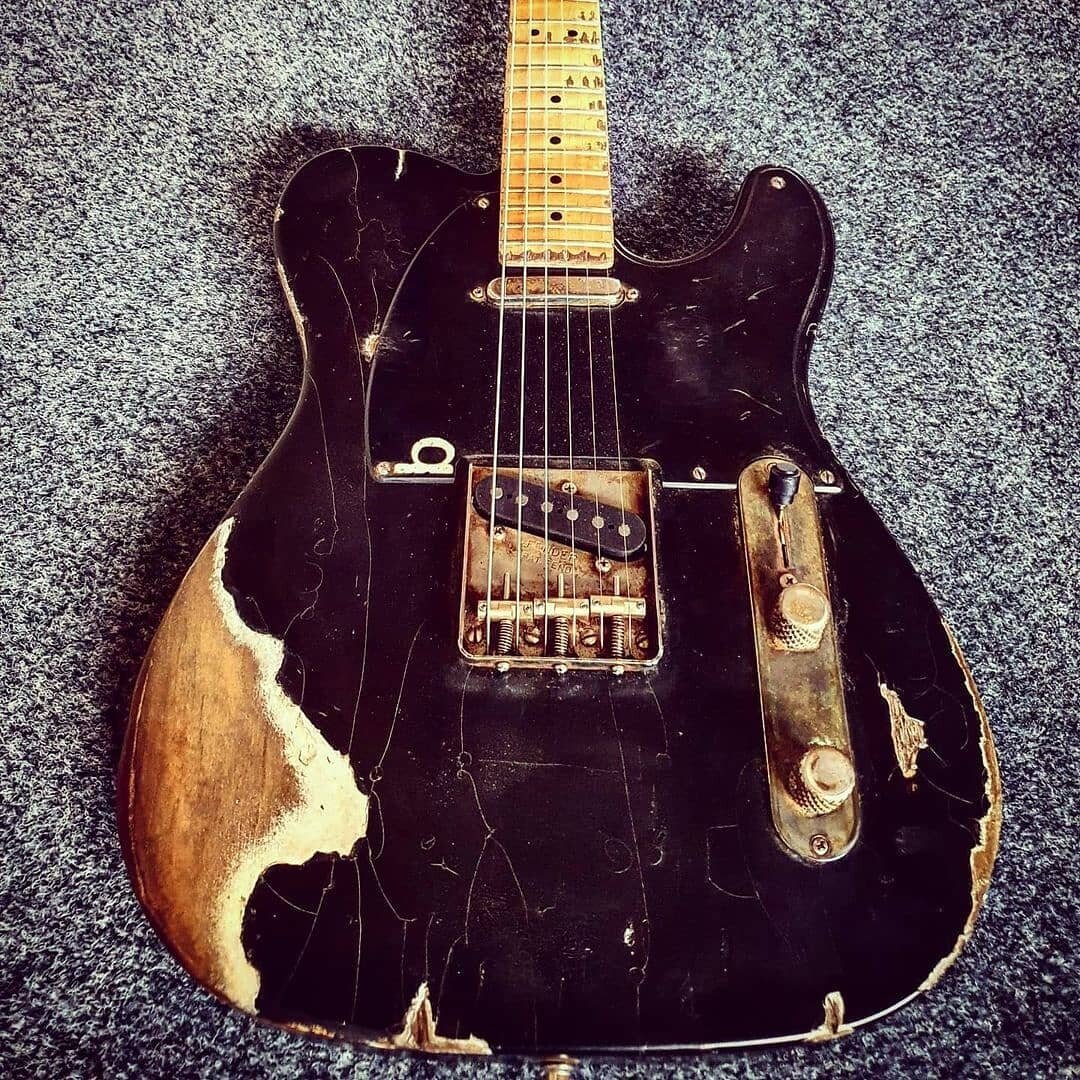 #Repost @brooke_harrie
...
NEW BABY HAS ARRIVED 😍😍
Thanks so much to @barringtonerelics for all his hard work on this! He kinda looked a bit sad to see it go 😂
The attention to detail is incredible.. can't wait to get her on stage 🤩🖤🖤
.
.
.
.
.