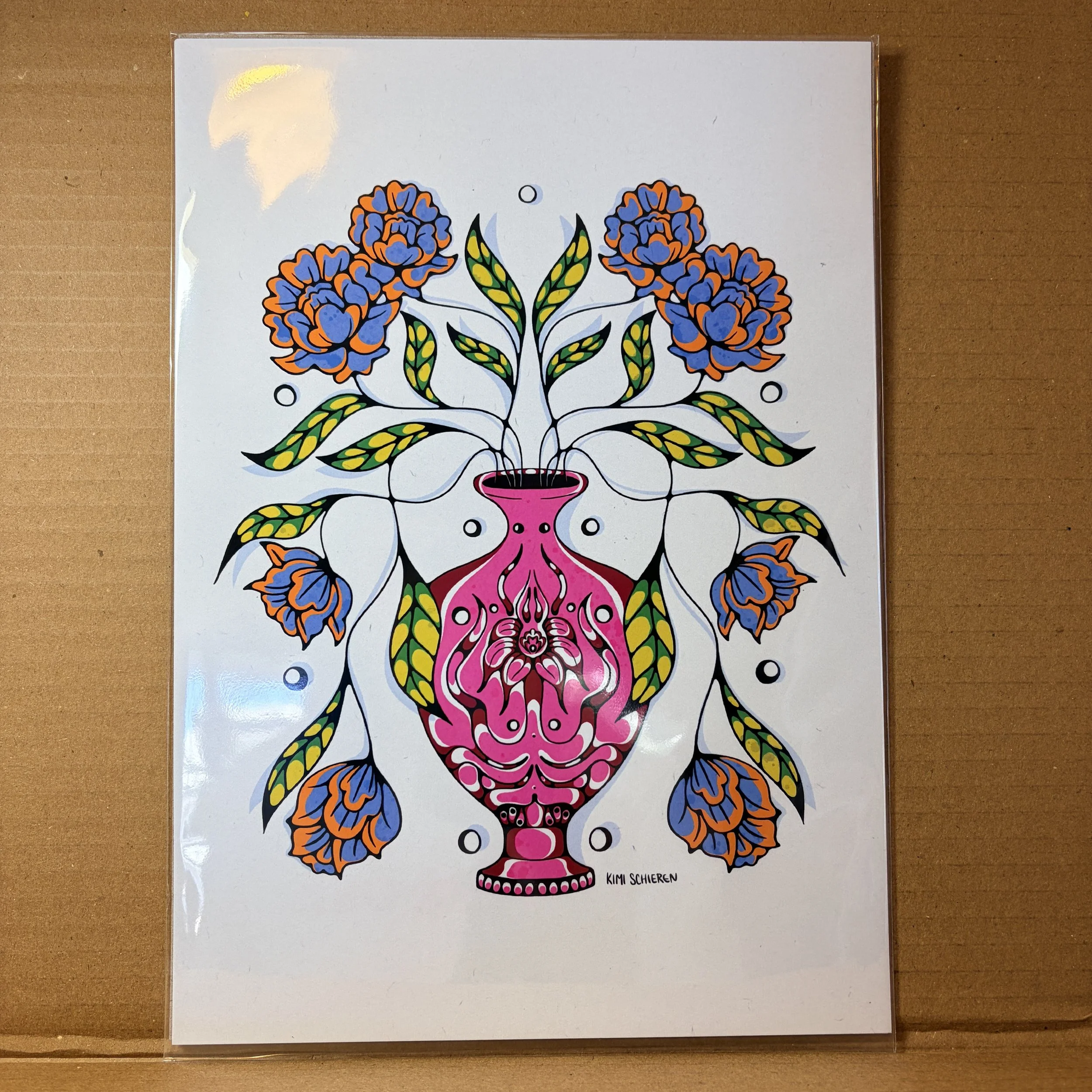 Pinky symmetrical vase