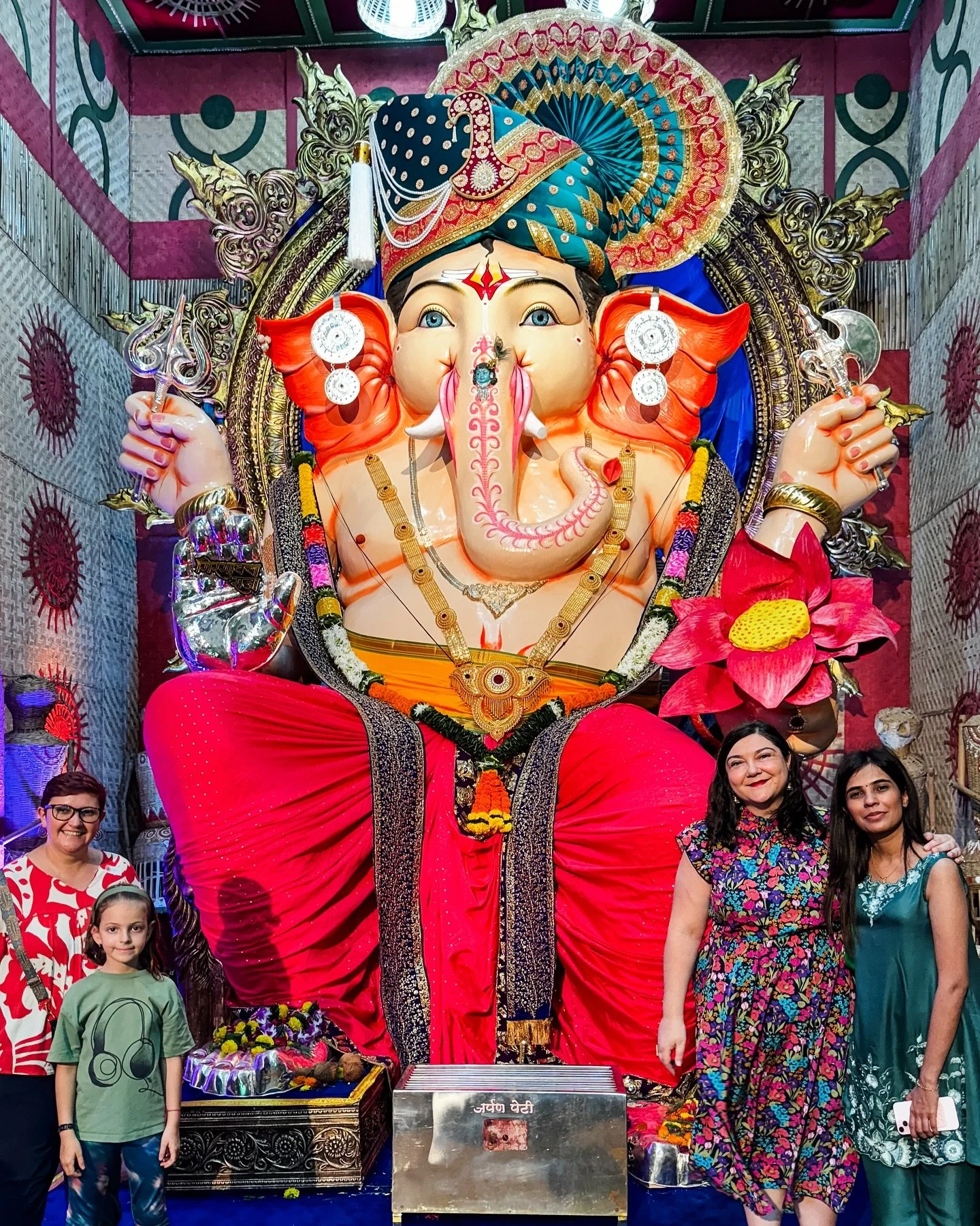 🥁💃 Mumbai streets are alive with drums, dancing, and the chant: Ganpati Bappa Morya! Creative, colorful, and elaborately decorated pandals housing Ganpati (Ganesha) pop up all over the city.

People visit the pandals to say prayers, make wishes, of