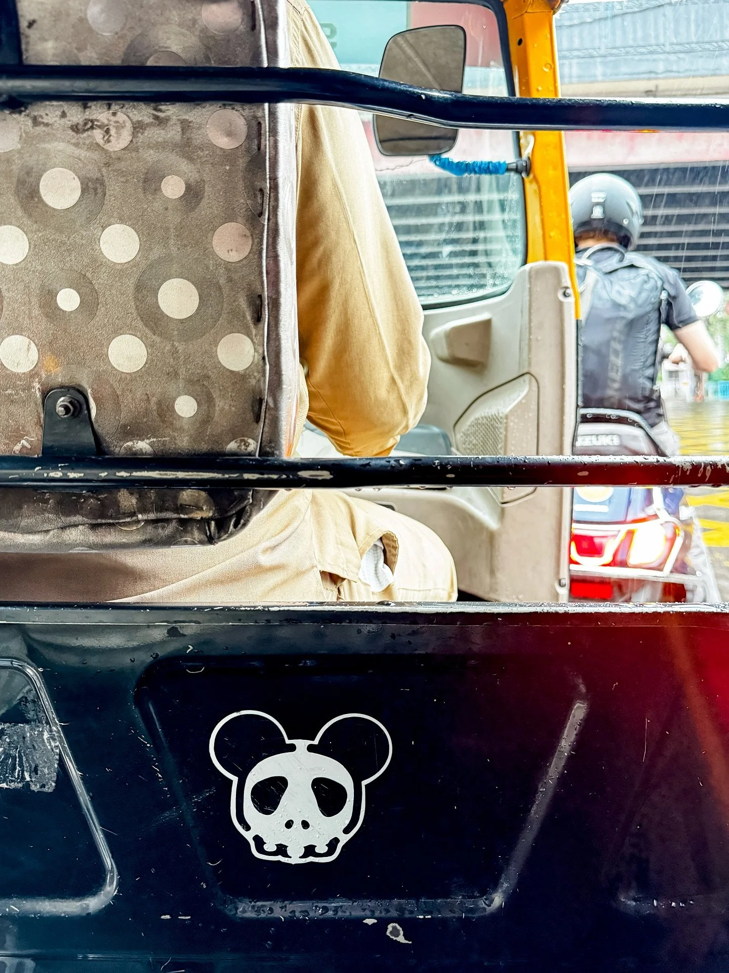 ✨ Spotting a sticker by Thai artist @mue_bon in my Mumbai auto (rickshaw) totally made my day. The magic kept going when he reposted my story and the mystery of how it got there began to unfold.

💌 Artist @drfunkenstein_acrylics messaged to say he h