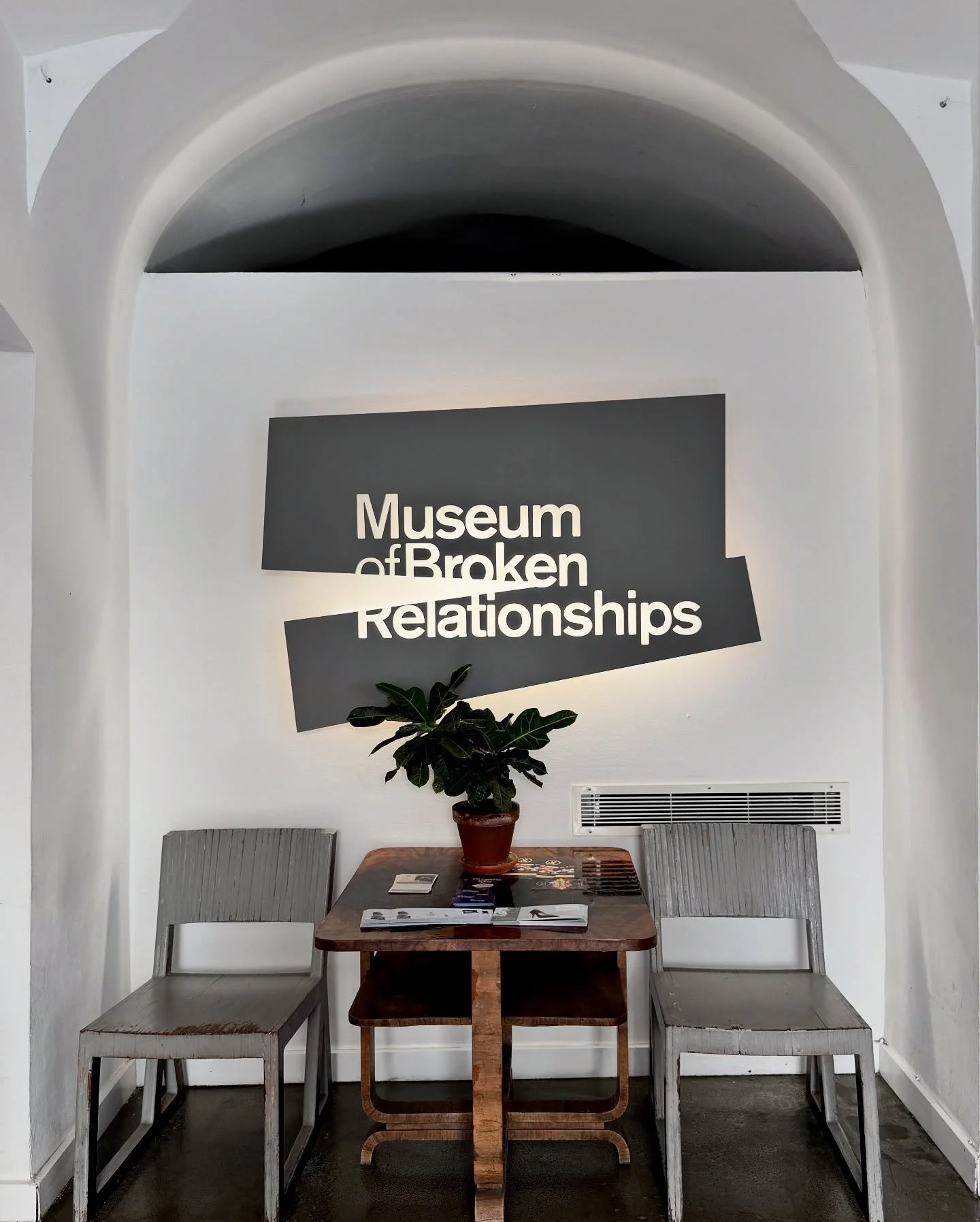 💔✨💕 The Museum of Broken Relationships is one of Zagreb&rsquo;s most famous museums! It&rsquo;s quirky, original, and full of heart. People donate objects along with personal stories that range from heartbreaking to hilarious. It&rsquo;s intimate, 