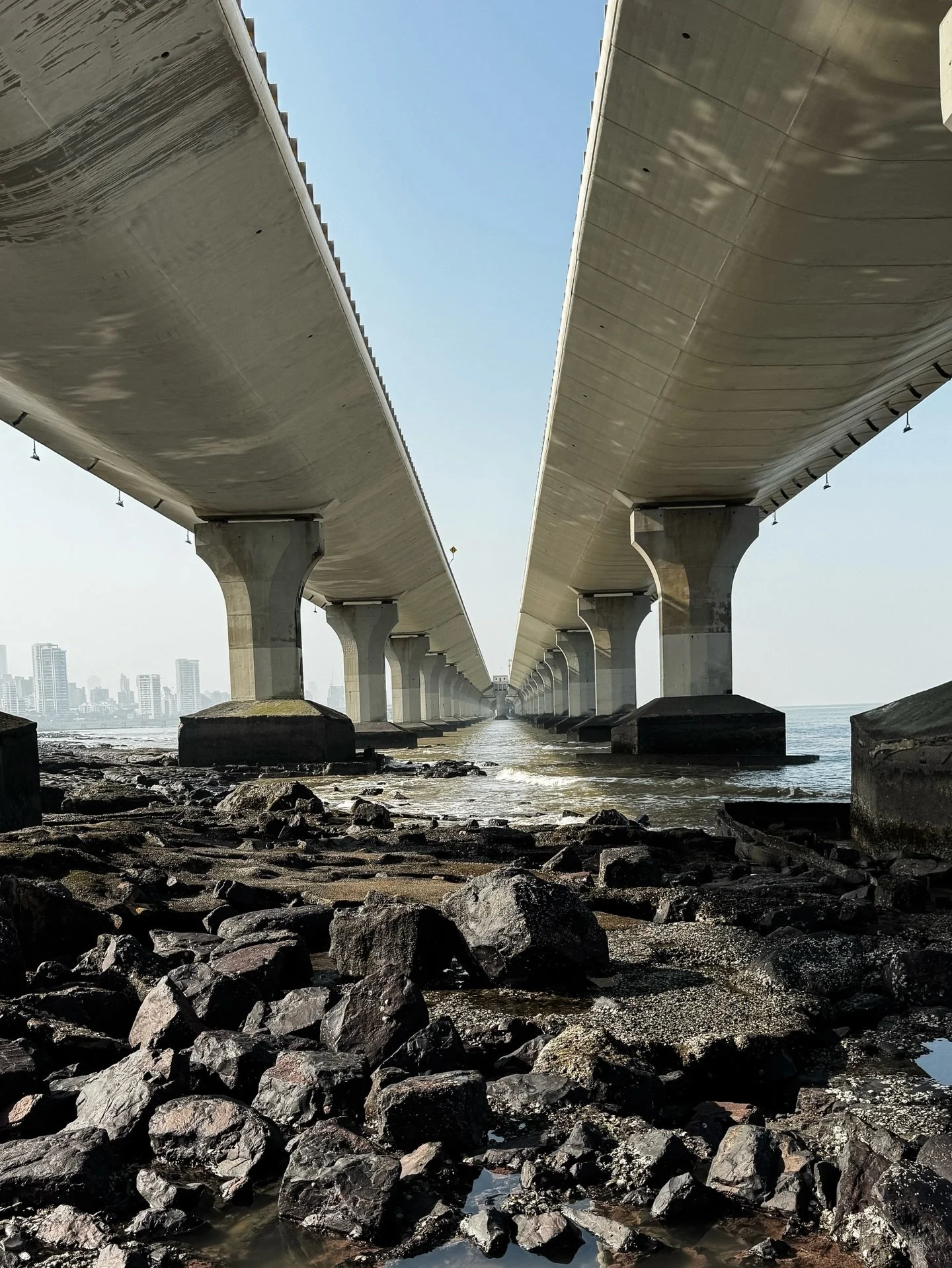 🖤 Under the Sea Link, Mumbai
📷 Photo walk with @thekhanstories

Above, warm sunrise. Below, clean lines and quiet views. Mumbai is full of little surprises if you know where to look.

[Bandra Worli Sea Link, cable suspended bridge, Bombay, Mumbai]