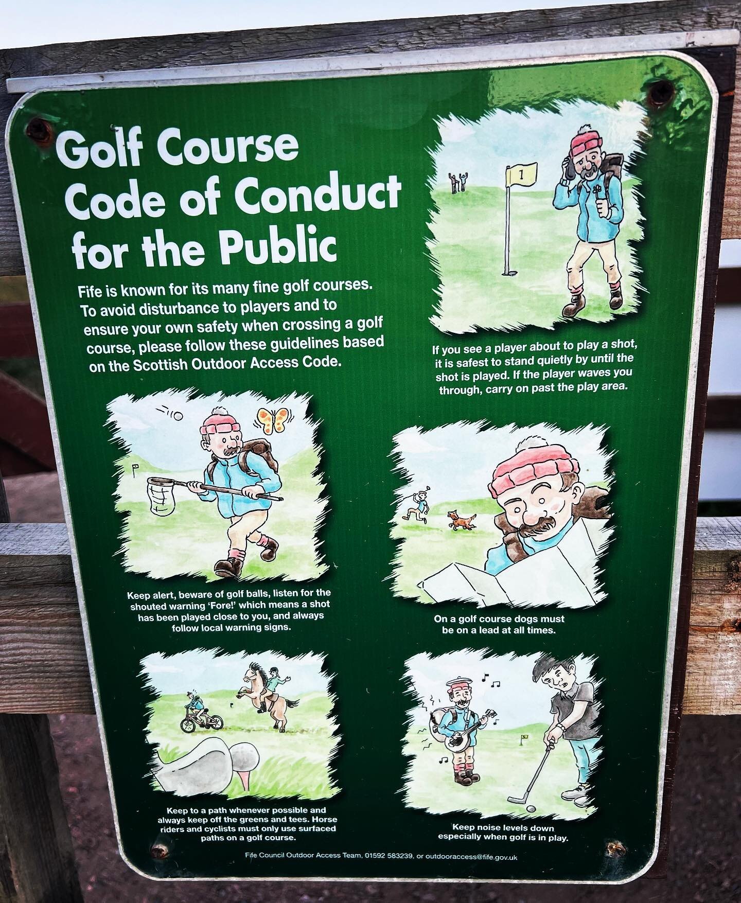 Golf can be an adventure in Fife so mind those horses and one man bands! 
#adamsonlinks #adamsonlinksgolf #golf #scotland #fife #adventure #signs