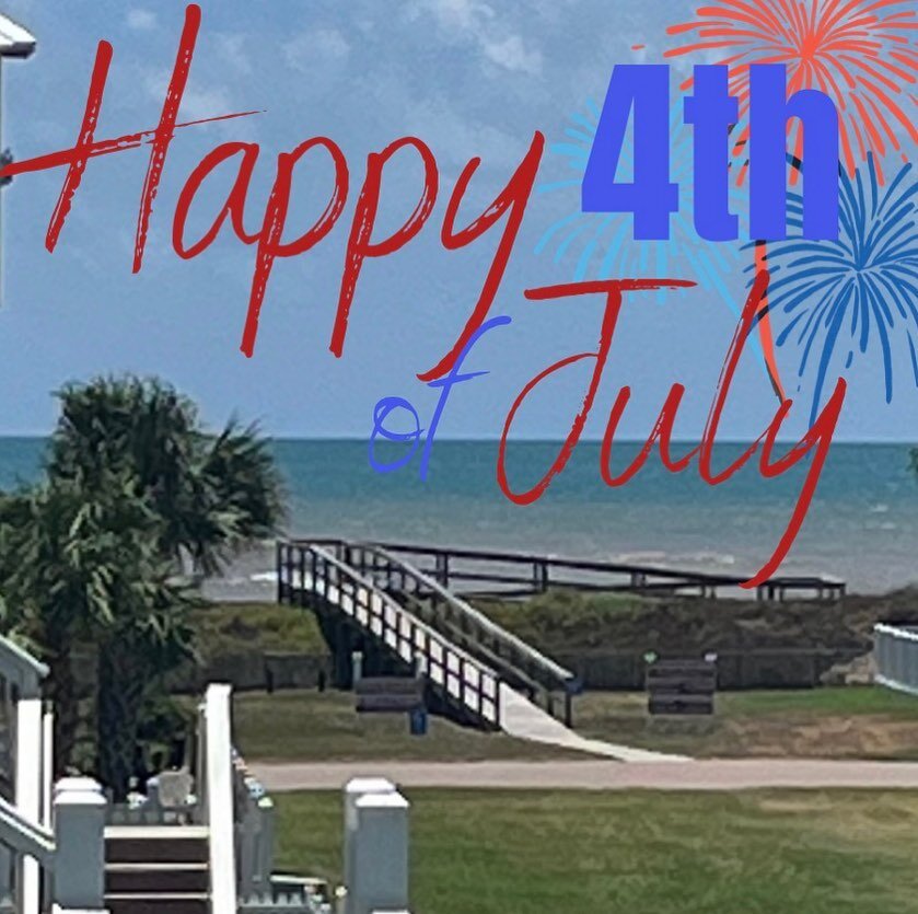 Happy 4th of July! ❤️🤍💙
.
.
.
#holleyandcompanyid #hcid #beachweekend #redwhiteandblue #currentdesignsituation #homeonthewater #beachfront #beachvibes #independenceday #happyfourth #relaxandunwind
