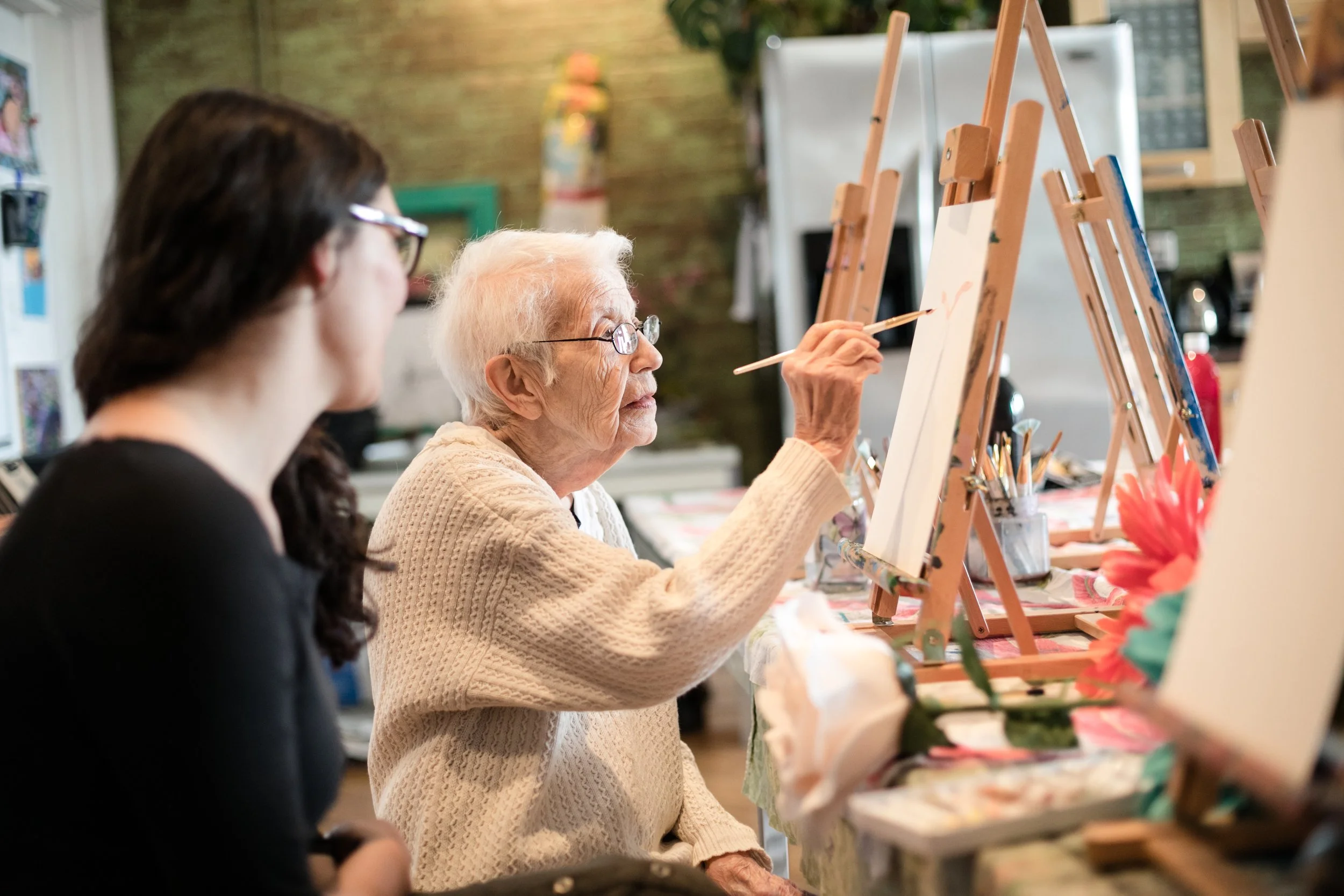 Έξι τρόποι που η Art Therapy μπορεί να βοηθήσει ανθρώπους με απώλεια μνήμης