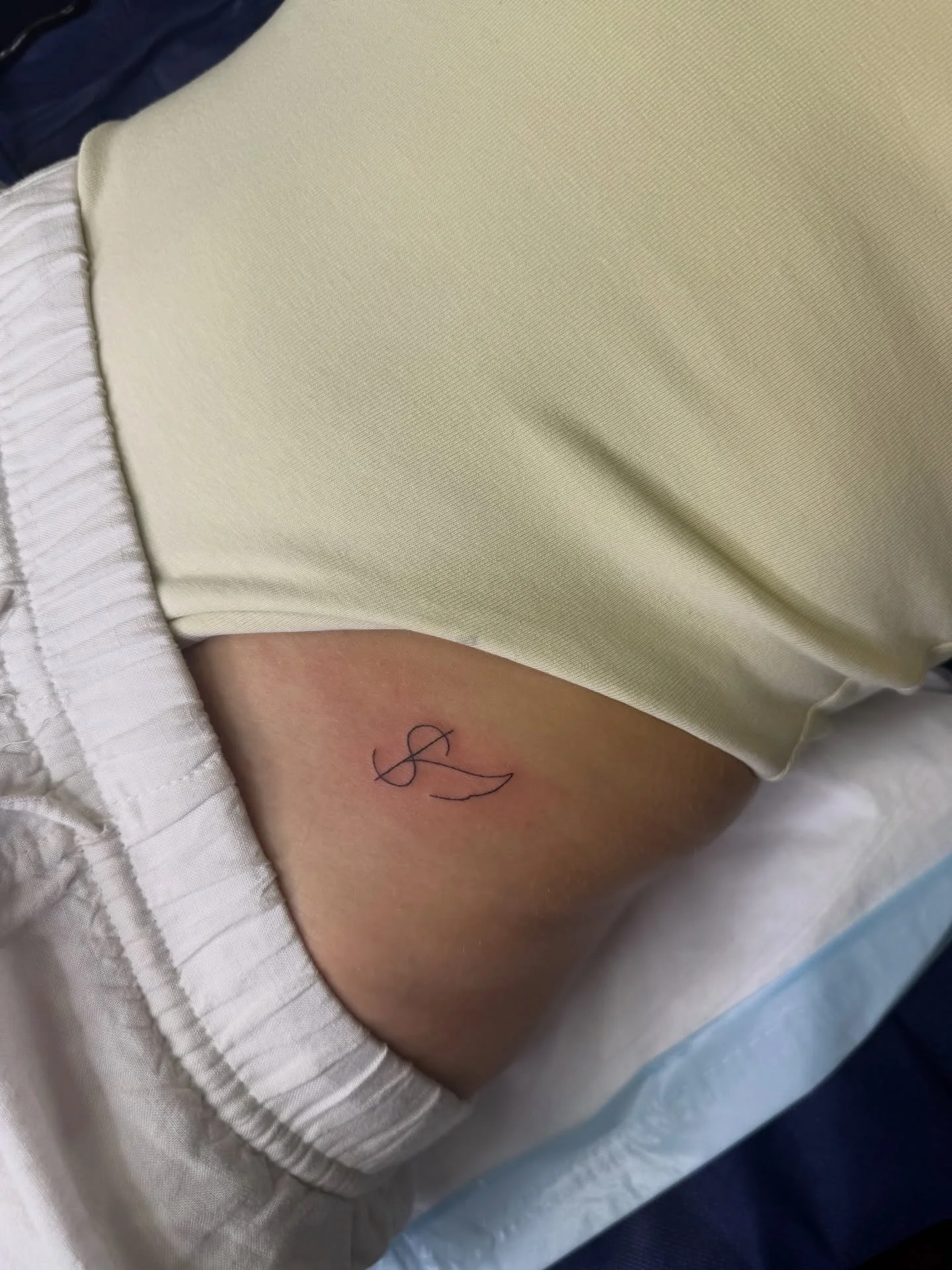 Fineline walk in from @williampjkitely made @thetattshop 🙏 DM to book or contact the Tatt shop on 92278082 

We made the last one bolder and more masculine as requested by the client! 

#perthfineline #finelinetattoos #perthfinelinetattoo