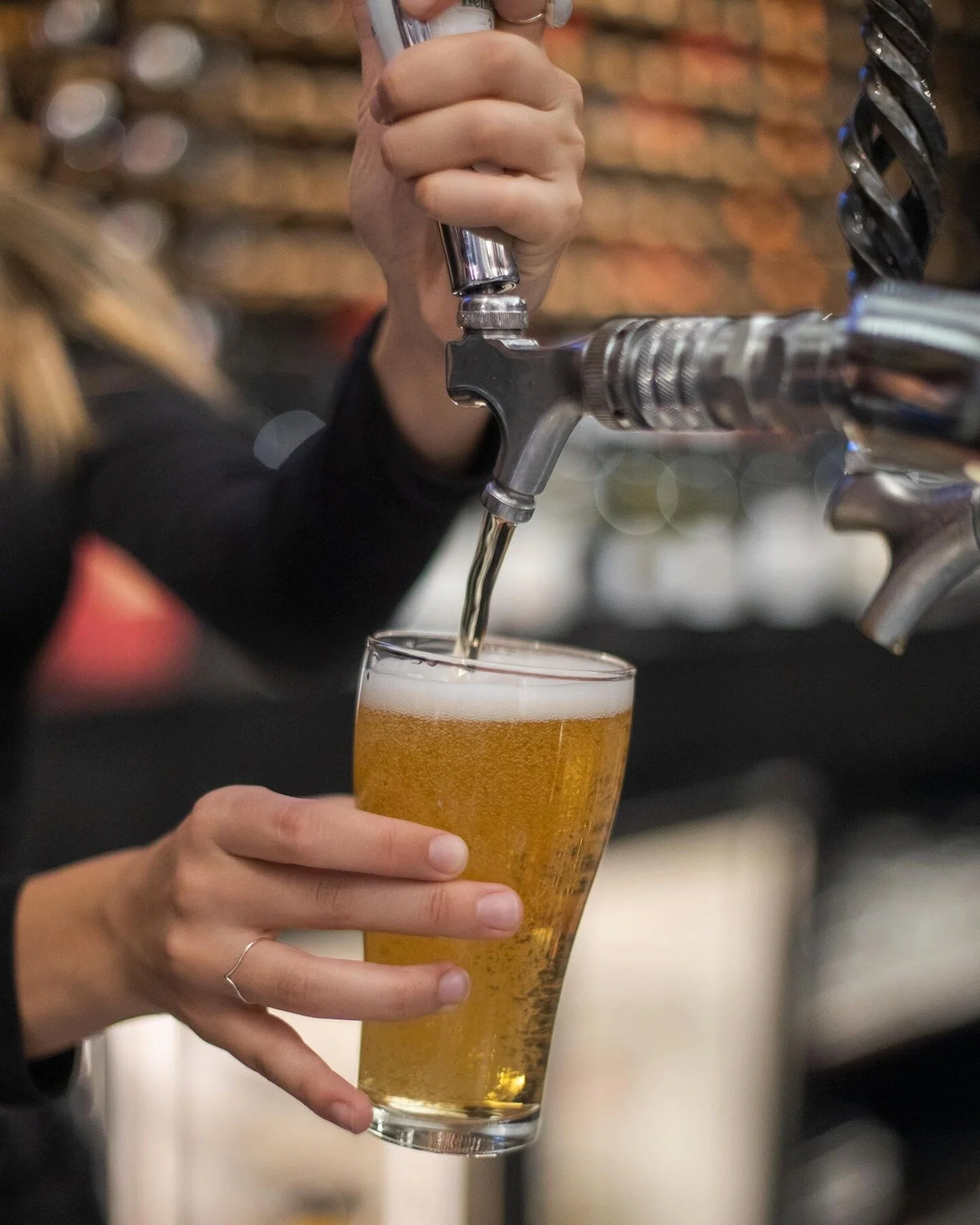 31 degrees tomorrow with a chance of a few frosties we think! #bringbacksummer 
&bull;
&bull;
&bull;
&bull;
&bull;
#adelaidehotels #adelaidepubs #drinks #bar #cocktails #pub #slurp #drinkup #thirst #cocktail #adelaide #southaustralia #drink #bartender #beers #beer #can #wine #alcohol #gin #adelady #happyhour #drinking #radelaide #thirsty #sagreat