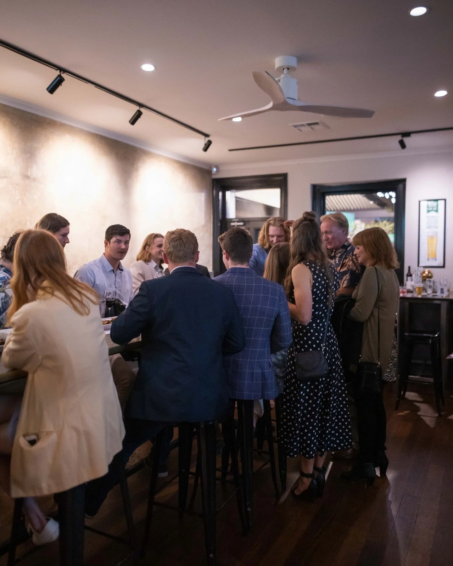 Planning Saturday? Step one, lock in a schnitty and a few beverages at the Stars, taking bookings via our website!