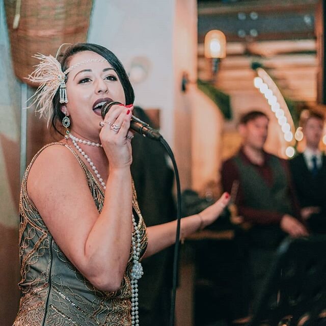 🎙️ IT'S THE WEEKEND!! 🙌

Check out our official NYE photos on Facebook 👉📸 .
.
.
Singer: @leannebentley_
Photo: @snappyclicky
Venue: @markethouse_rg1
Party by @immers_us &amp; @elysiumexperiences
.
.
.
.
#fridayfeeling #tgif #thankgoditsfriday #we