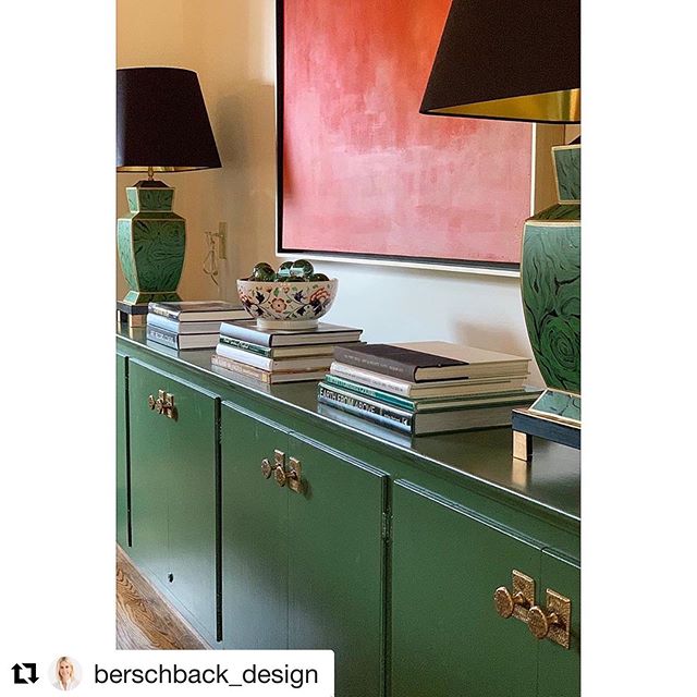 Sunday Fall mood. So ready for warm tones and cooler days. Green plus orange plus black.
#berschbackdesign

Photo @malmichaelis