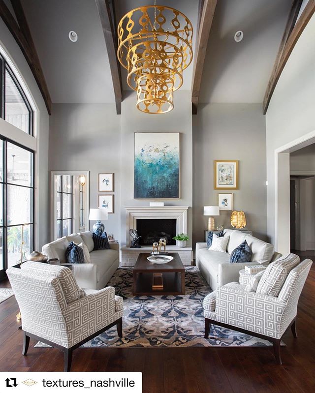 This room was made for Sunday&rsquo;s #Repost @textures_nashville
・・・
Conversation Space || perfect style and wonderful family home || 7&rdquo; Northern Appalachian White Oak, Custom made for this home by @peacheyhardwoodflooring ❤️❤️|| 📸 by @caroli