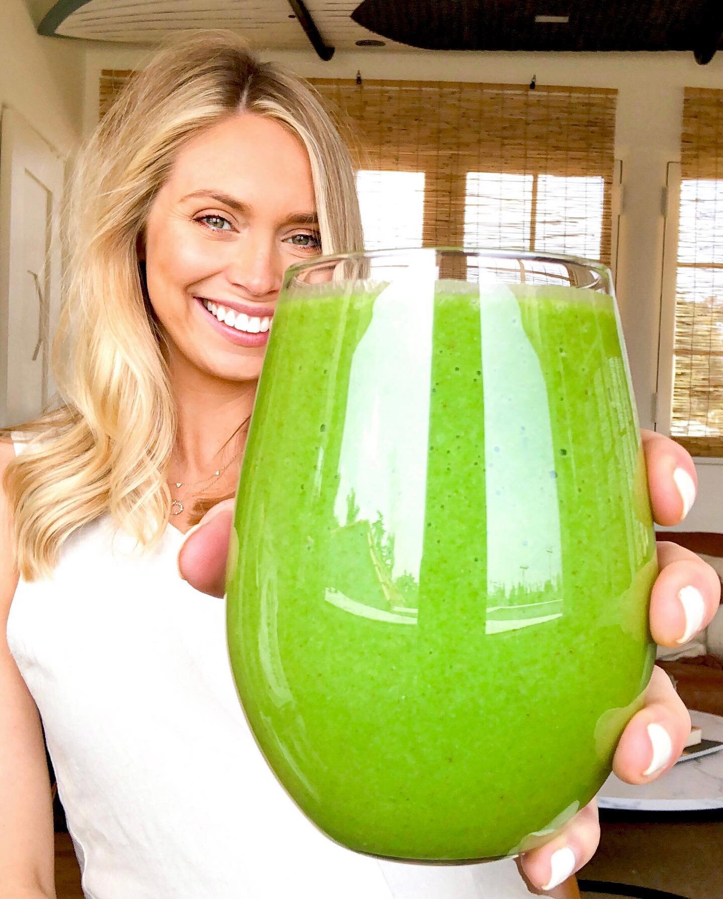 Summer is finally here which means it&rsquo;s time for another🌱SMOOTHIE CHALLENGE🌱starting June 1st!!
⠀
There&rsquo;s no better way to kick off summer than with a fun filled Memorial Day Weekend followed by a 4 day smoothie challenge to get back to